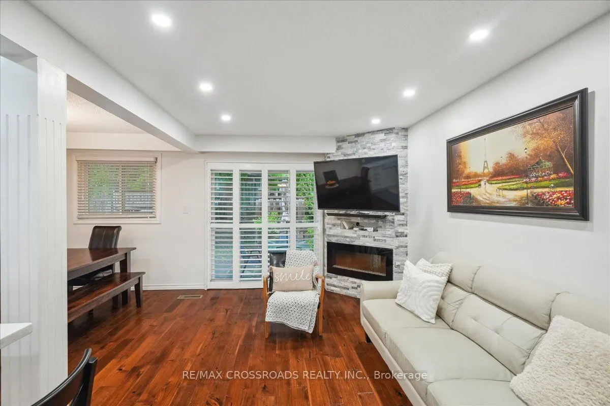 121 L'Amoreaux Drive, #43