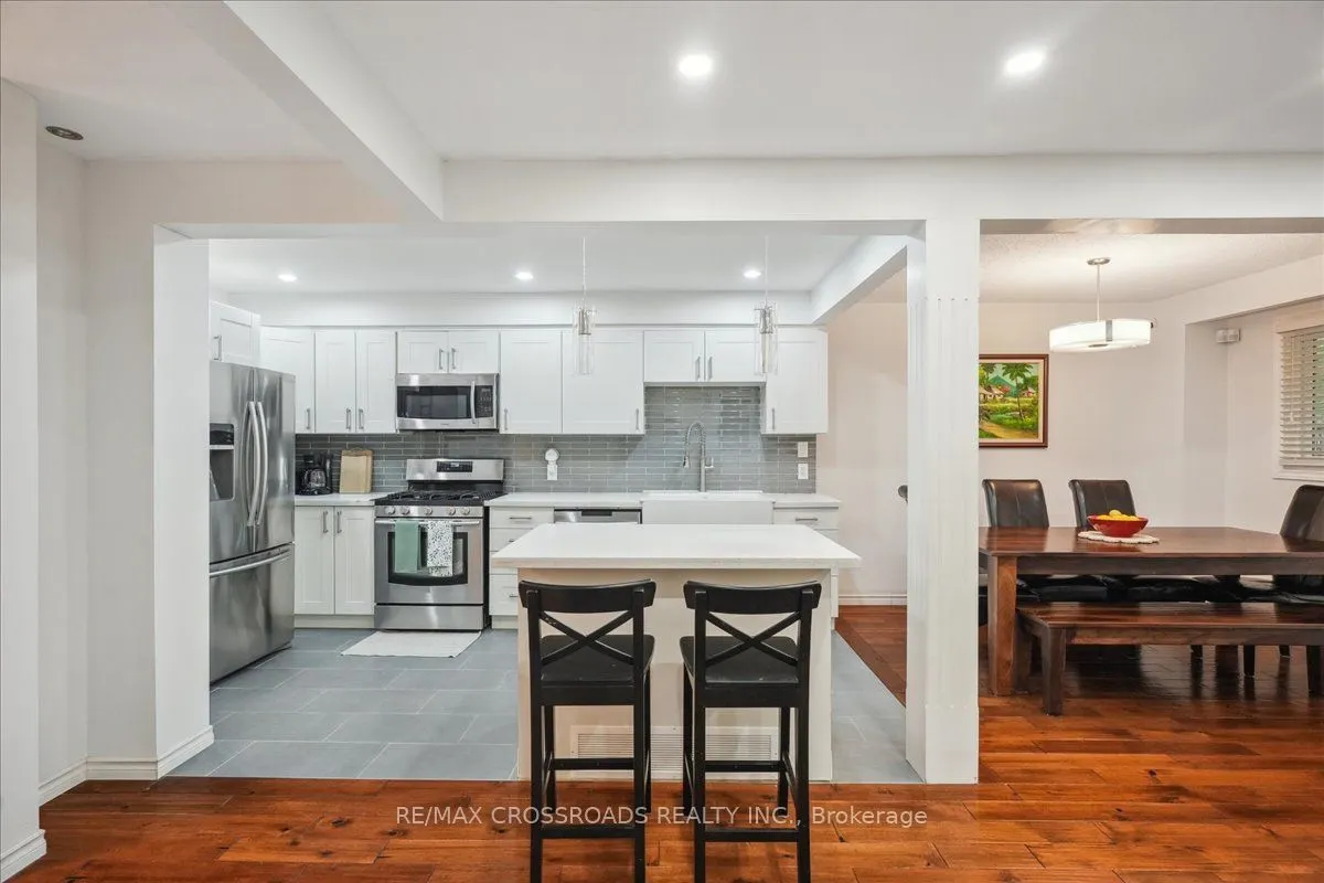 121 L'Amoreaux Drive, #43