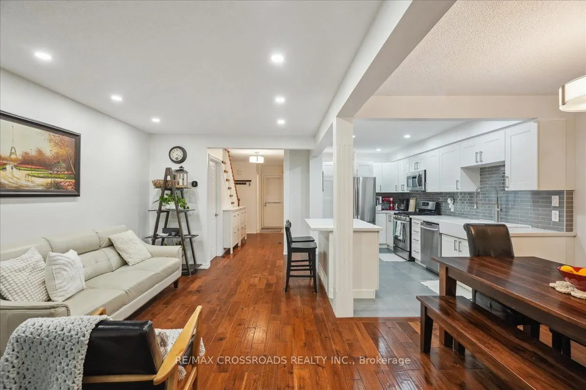 121 L'Amoreaux Drive, #43