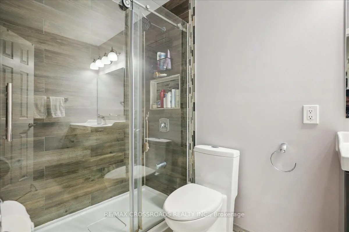 121 L'Amoreaux Drive, #43