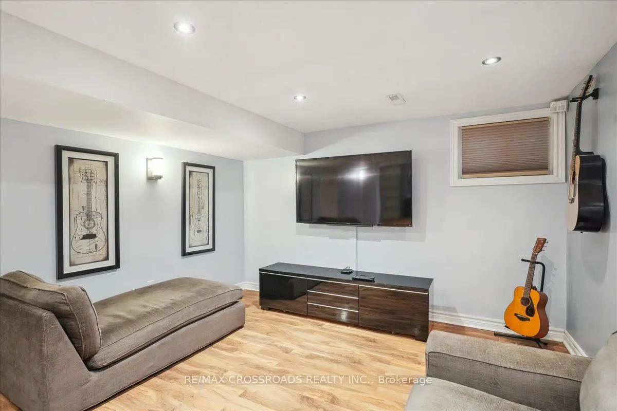 121 L'Amoreaux Drive, #43