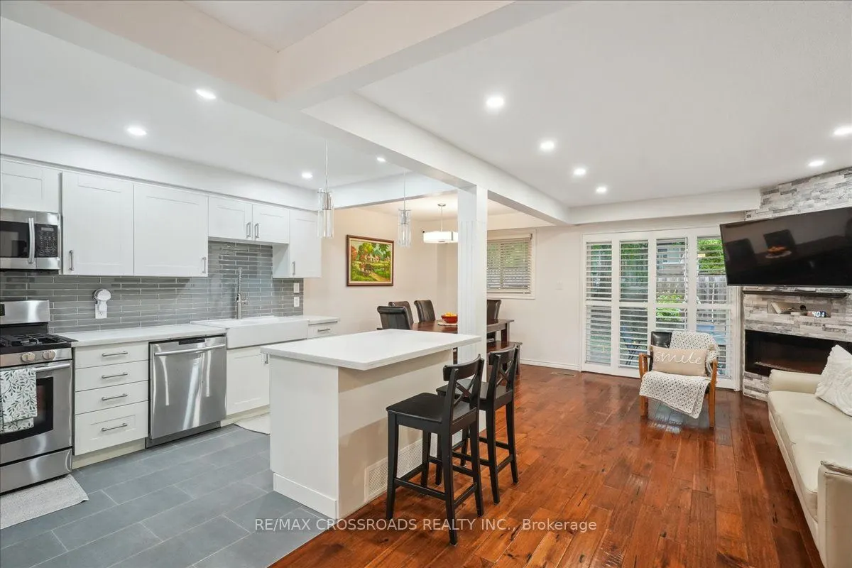 121 L'Amoreaux Drive, #43