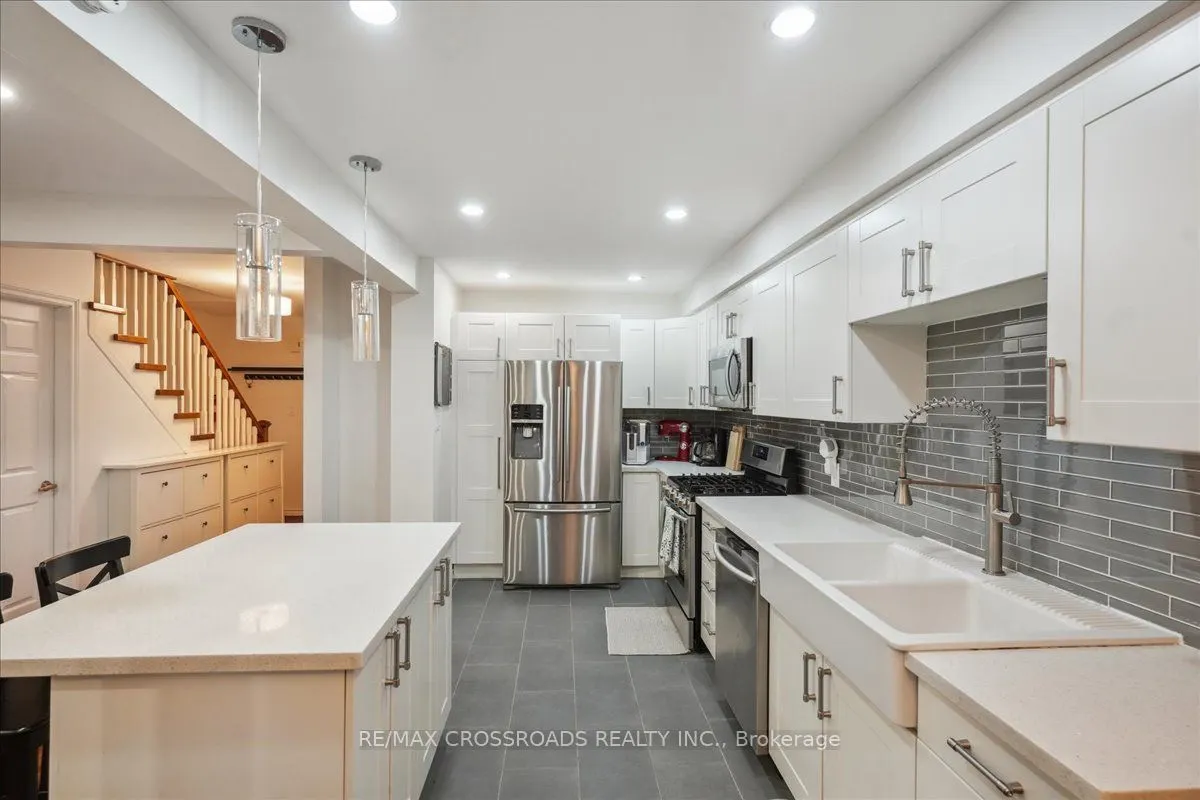 121 L'Amoreaux Drive, #43