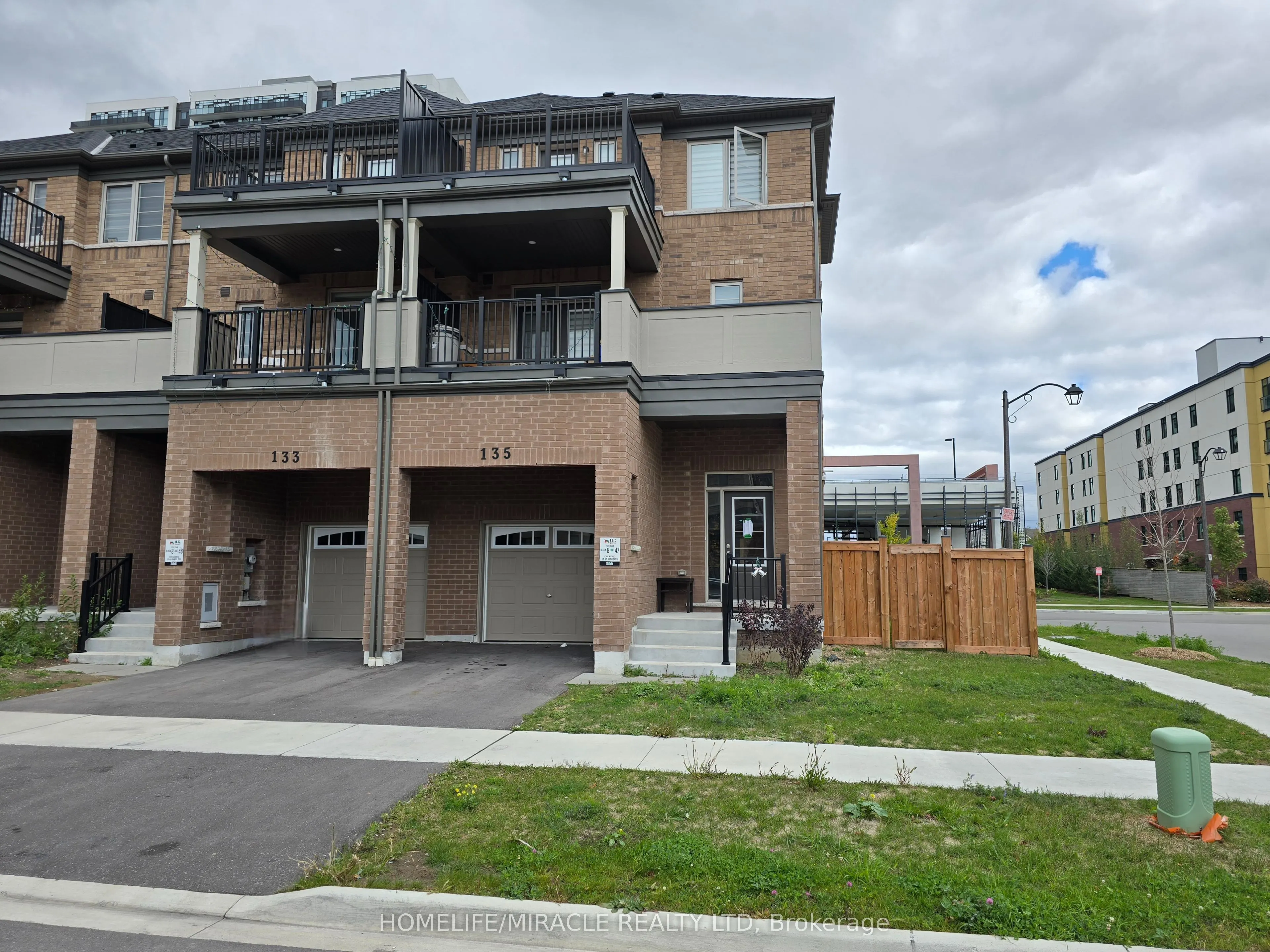 135 Air Dancer Crescent