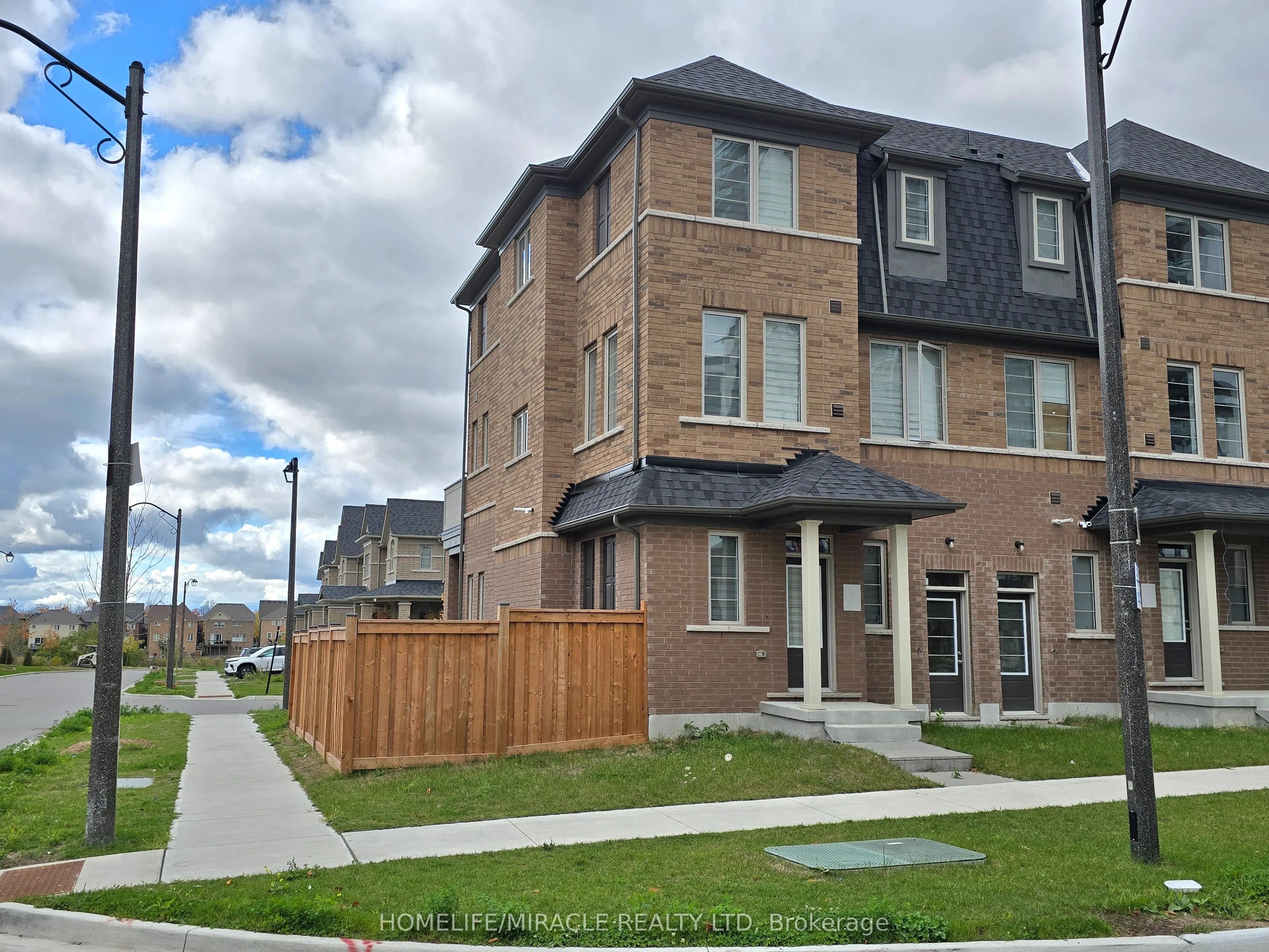 135 Air Dancer Crescent