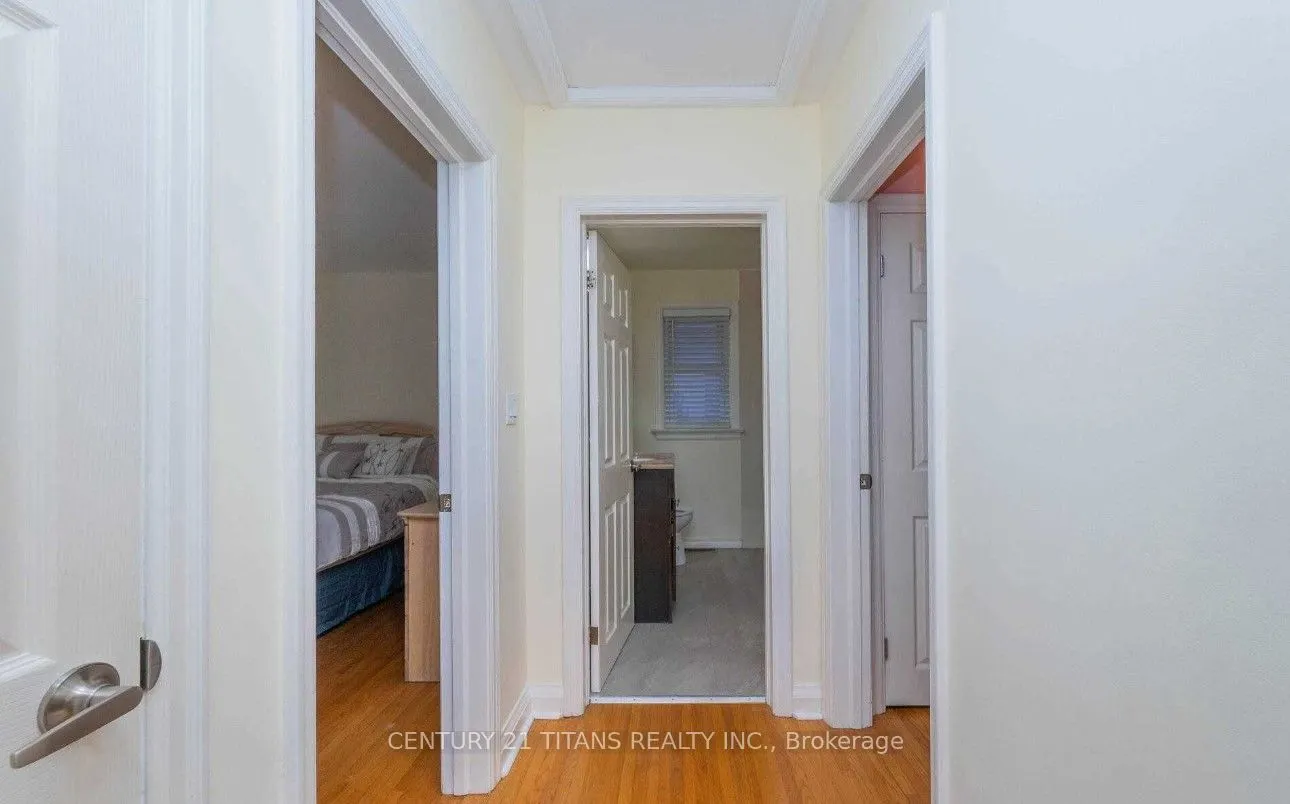 808 Eastglen Drive, #(Main)