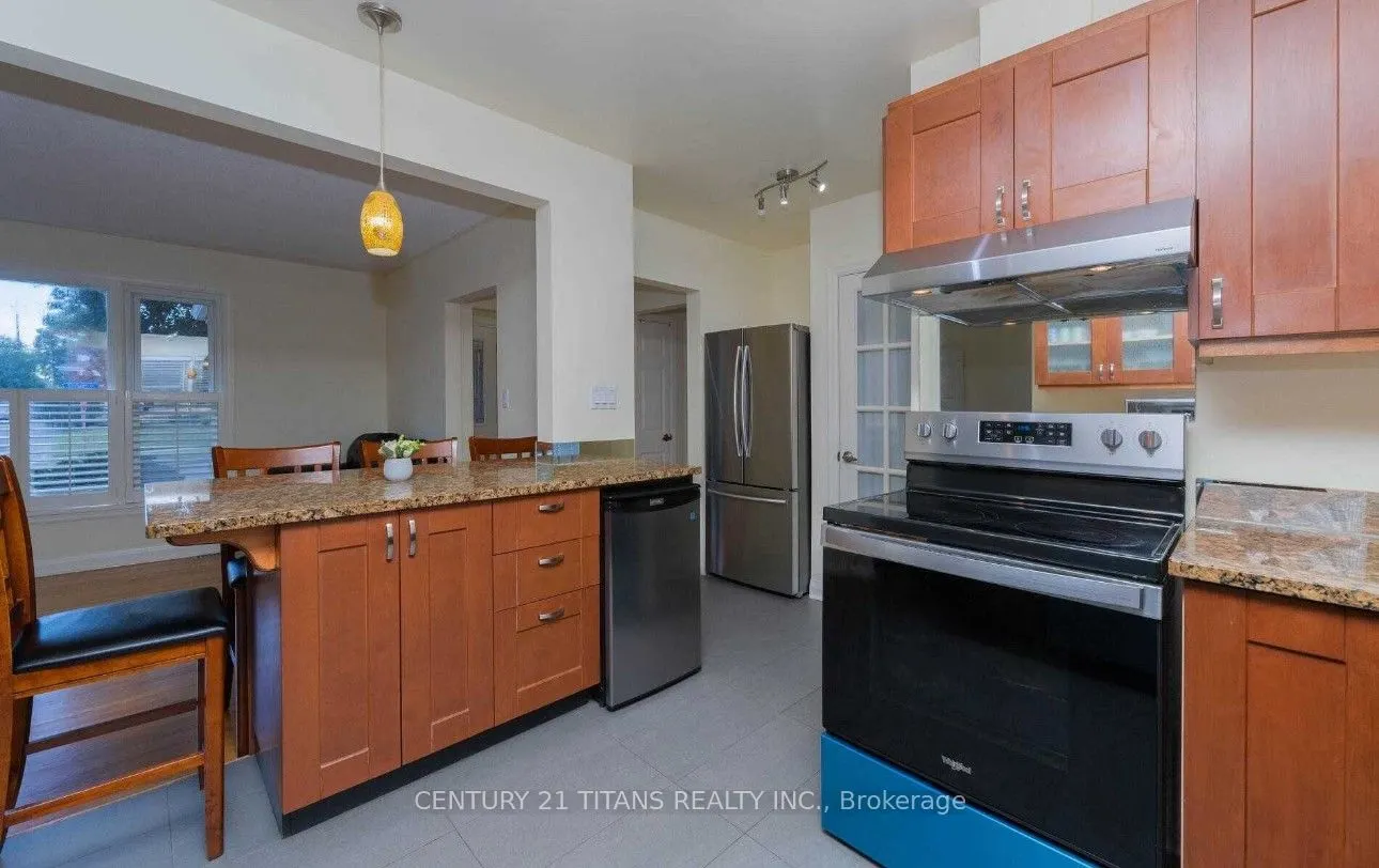 808 Eastglen Drive, #(Main)