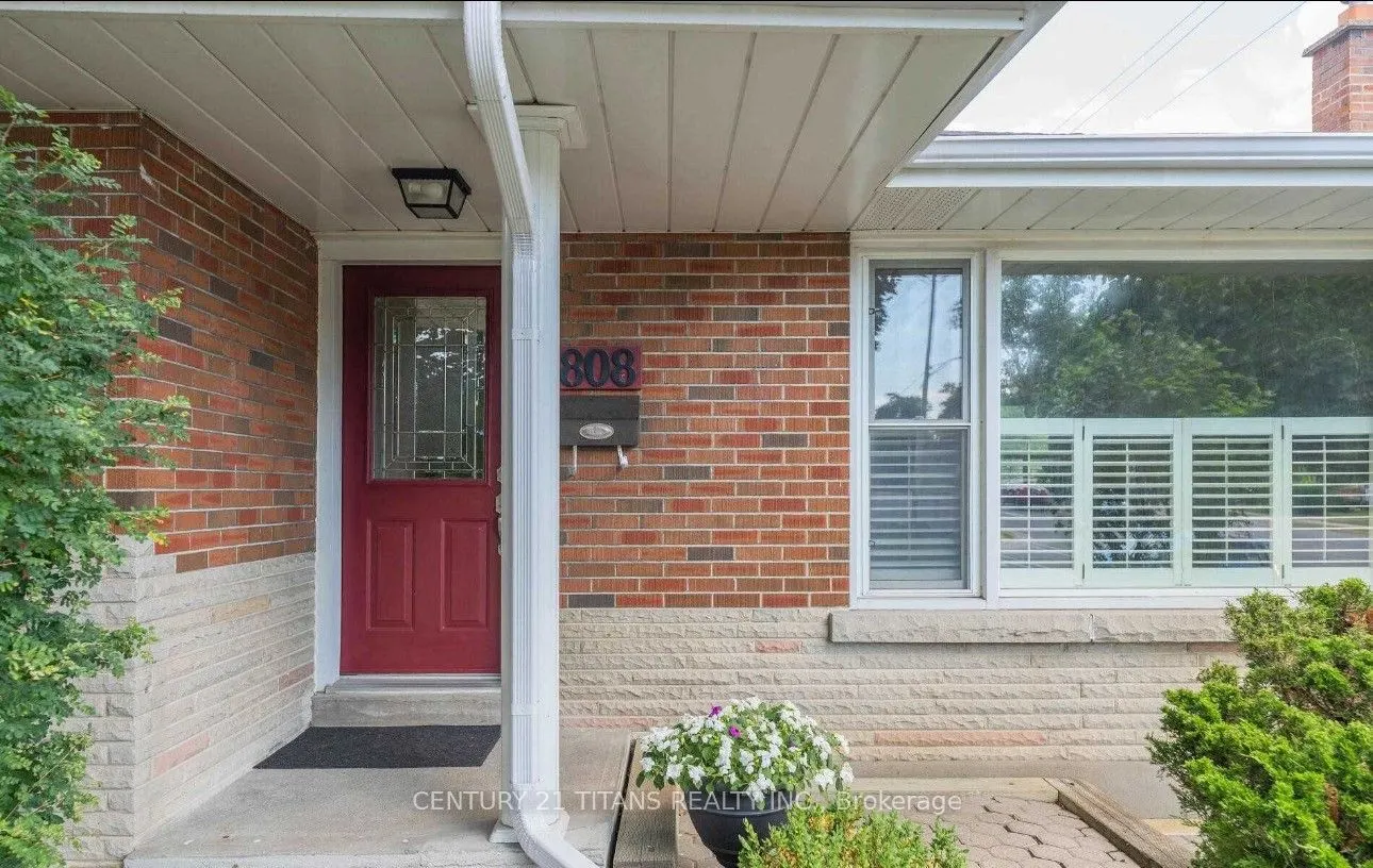 808 Eastglen Drive, #(Main)