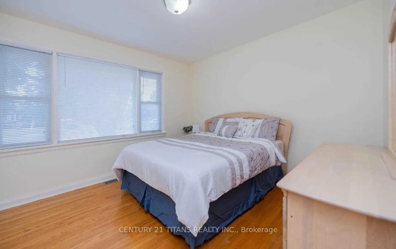 808 Eastglen Drive, #(Main)