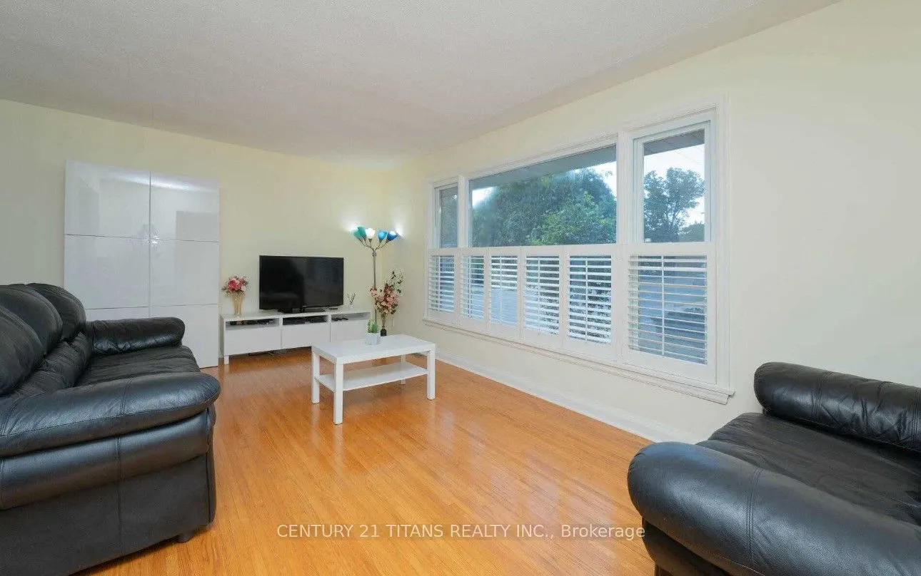 808 Eastglen Drive, #(Main)