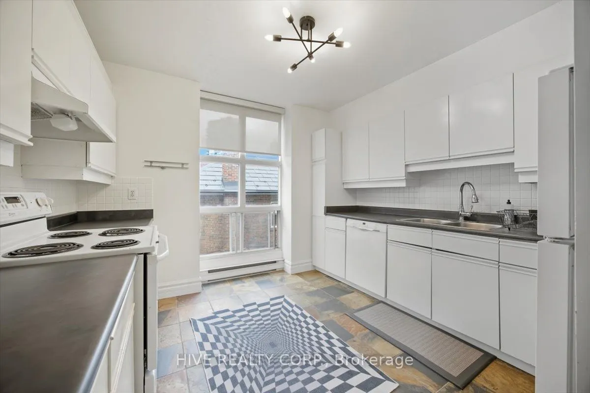 957 Broadview Avenue, #D