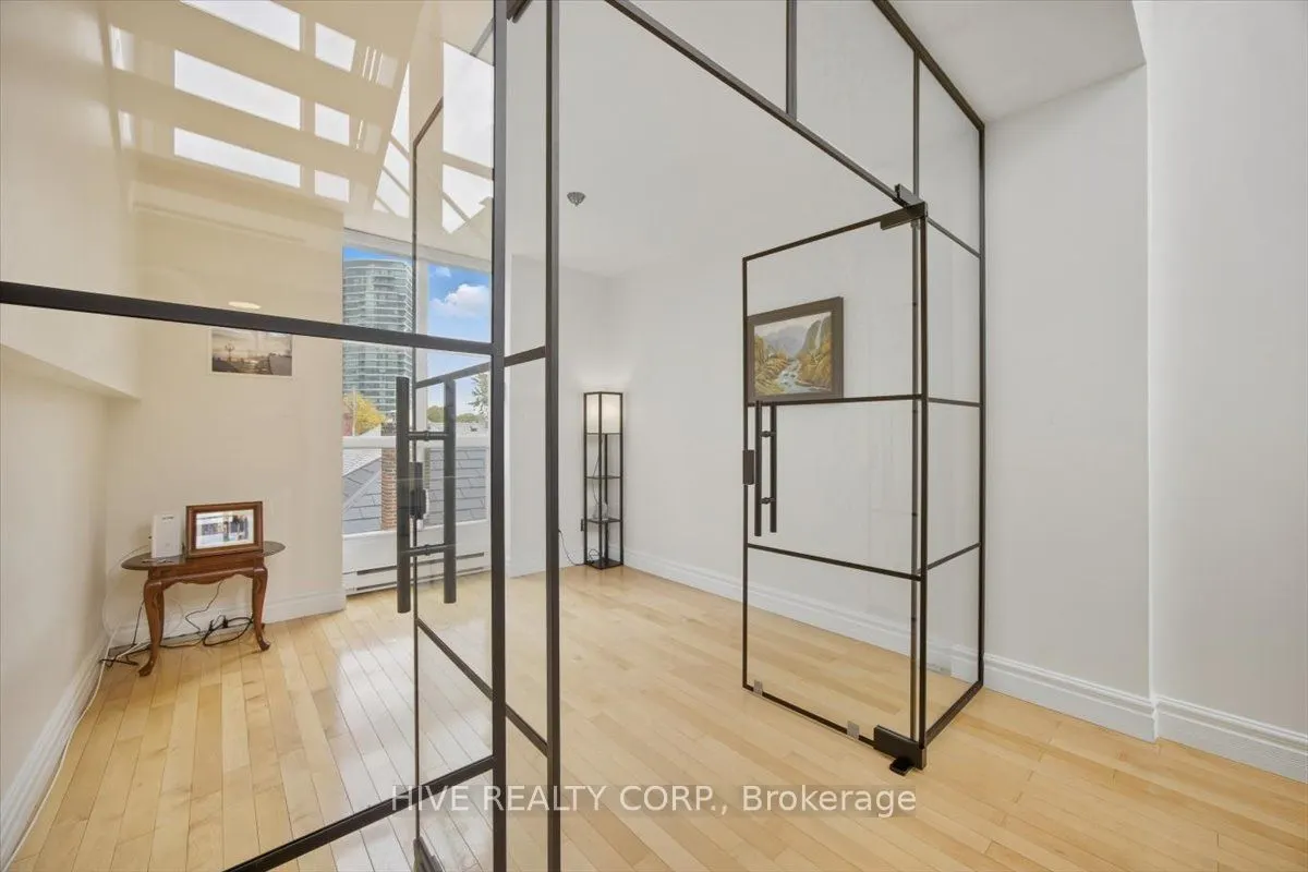 957 Broadview Avenue, #D