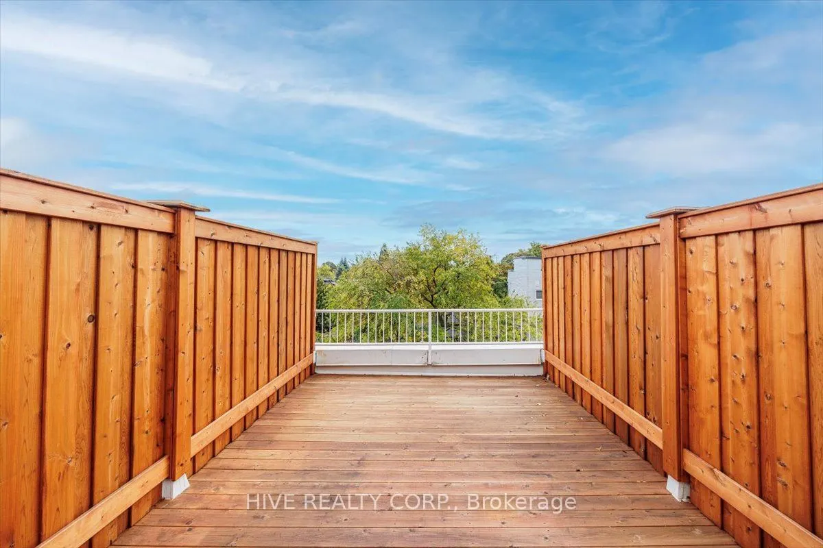 957 Broadview Avenue, #D