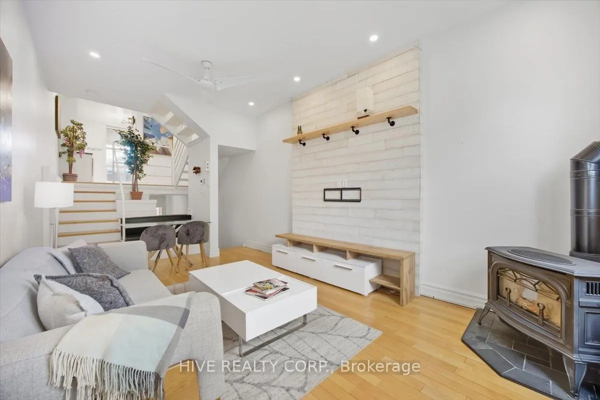 957 Broadview Avenue, #D