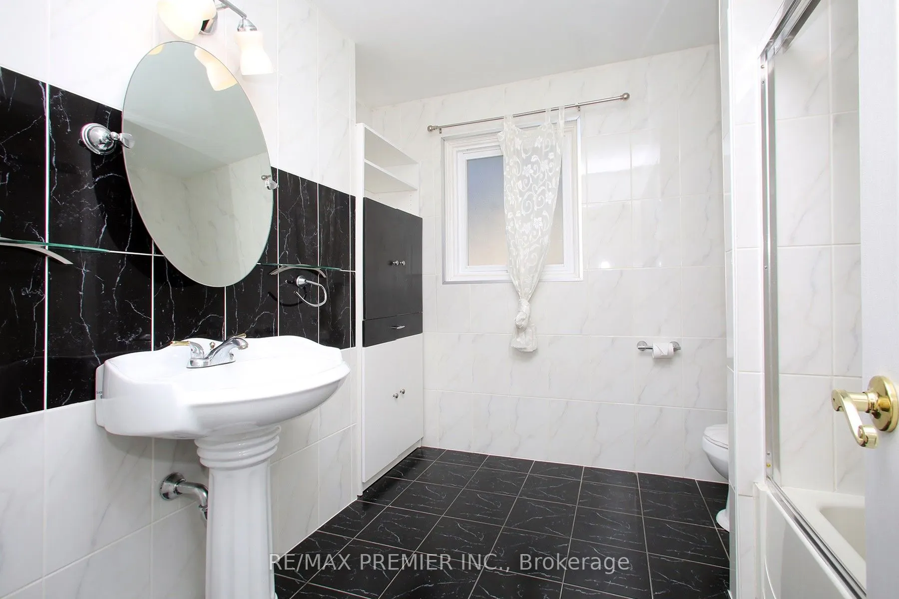 600 Stonebridge Lane