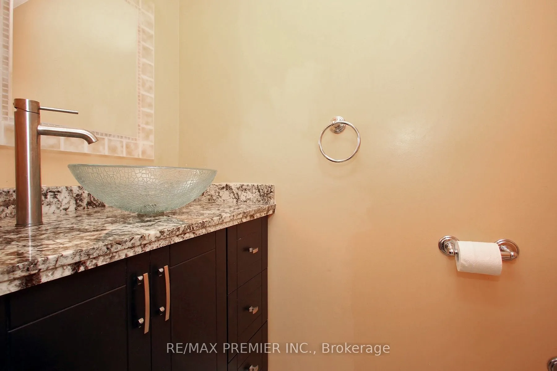 600 Stonebridge Lane