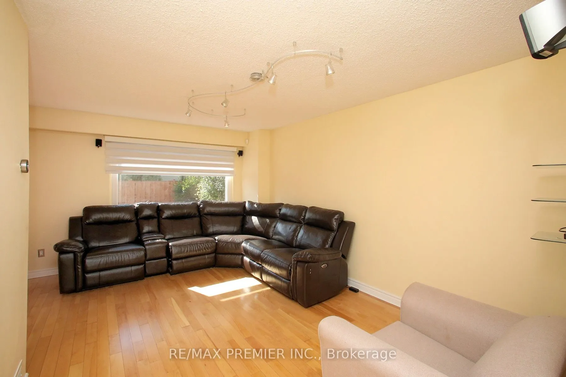 600 Stonebridge Lane