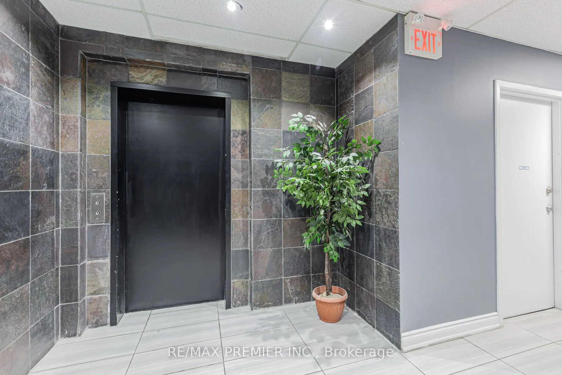 880 Ellesmere Road, #N310