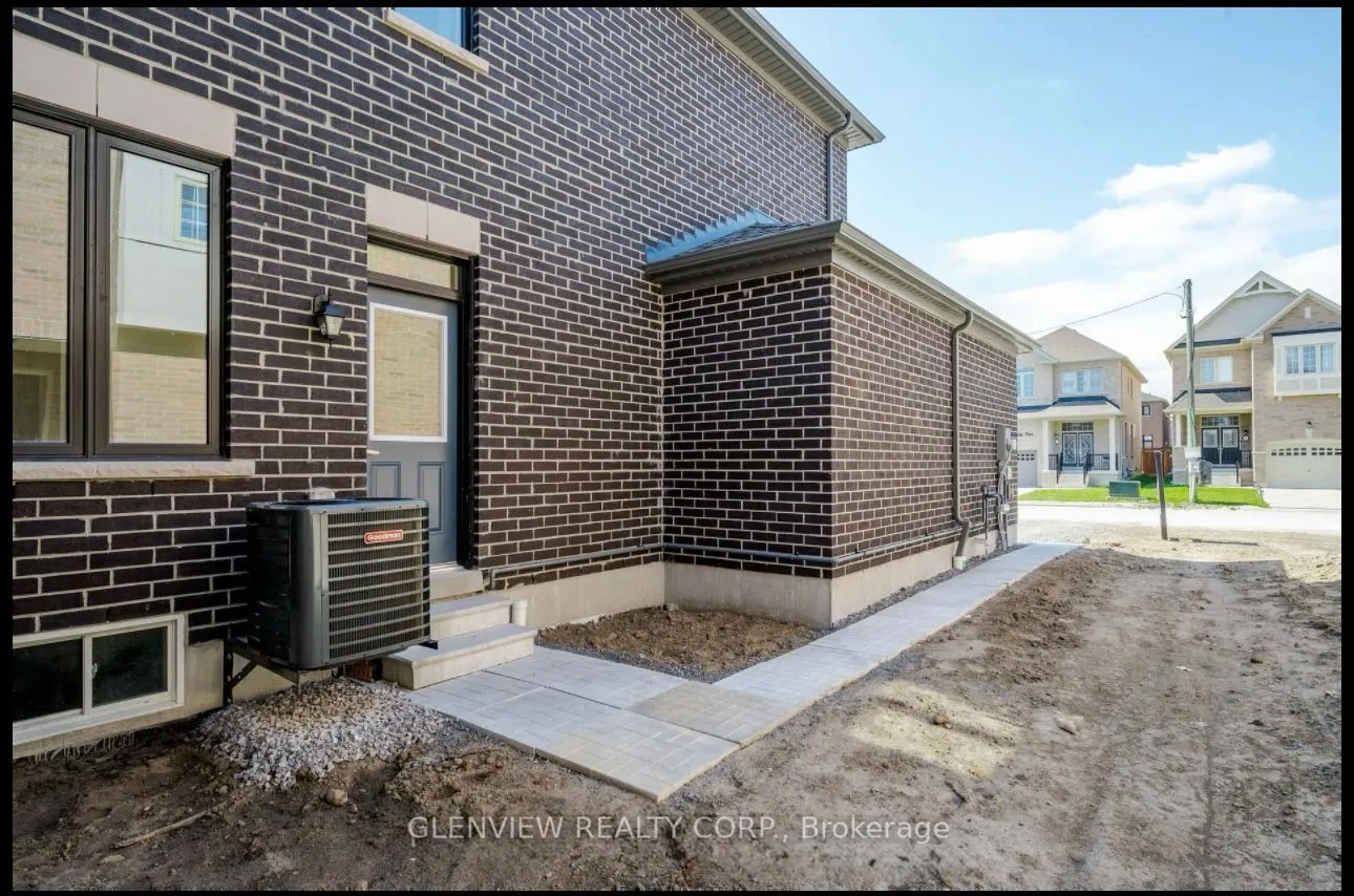 5 Mountainside Crescent