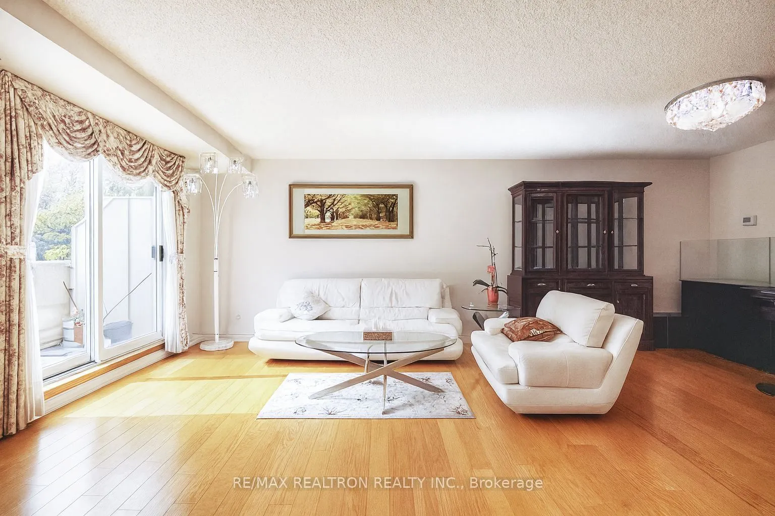 1881 McNicoll Avenue, #303