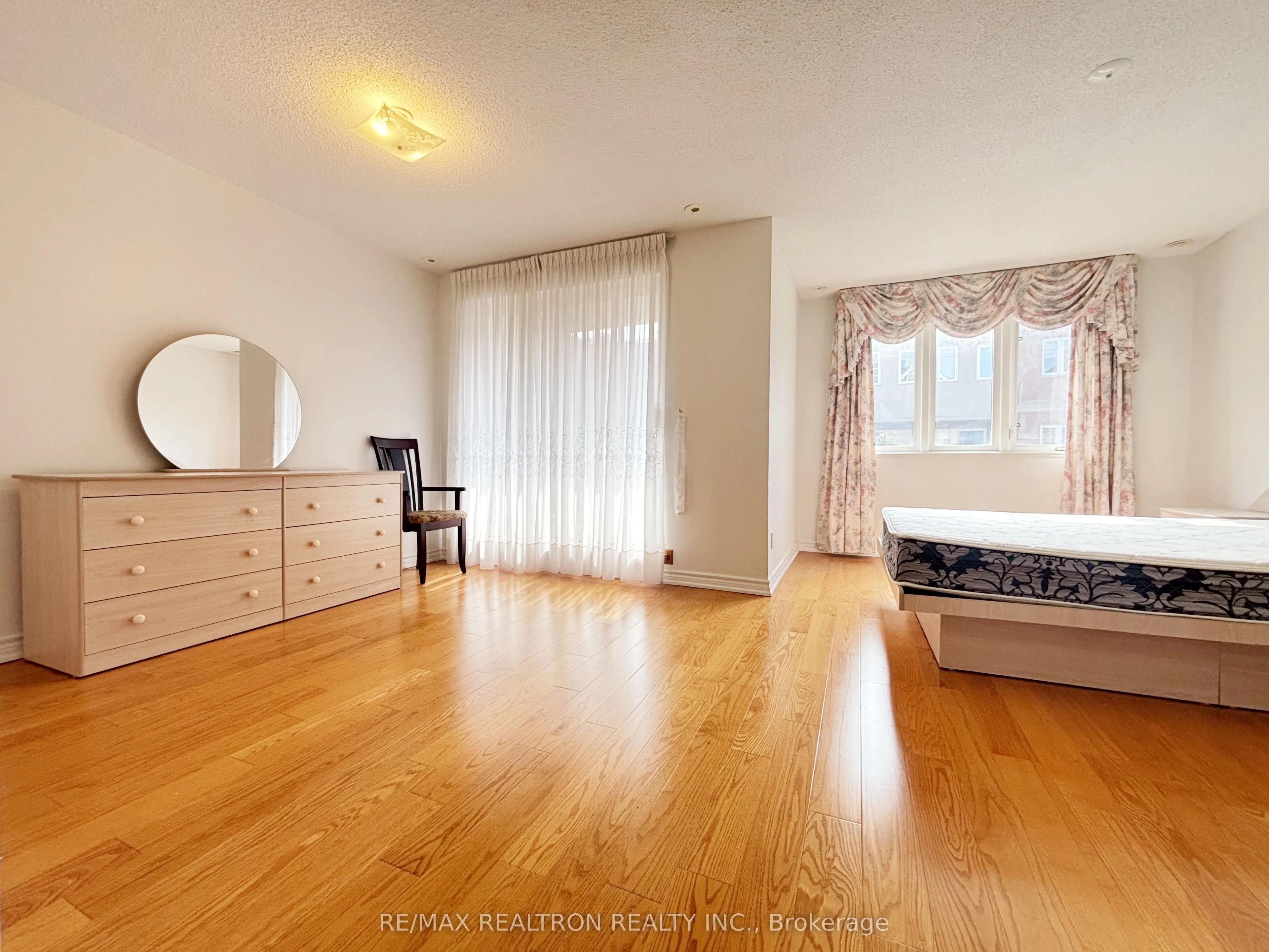 1881 McNicoll Avenue, #303