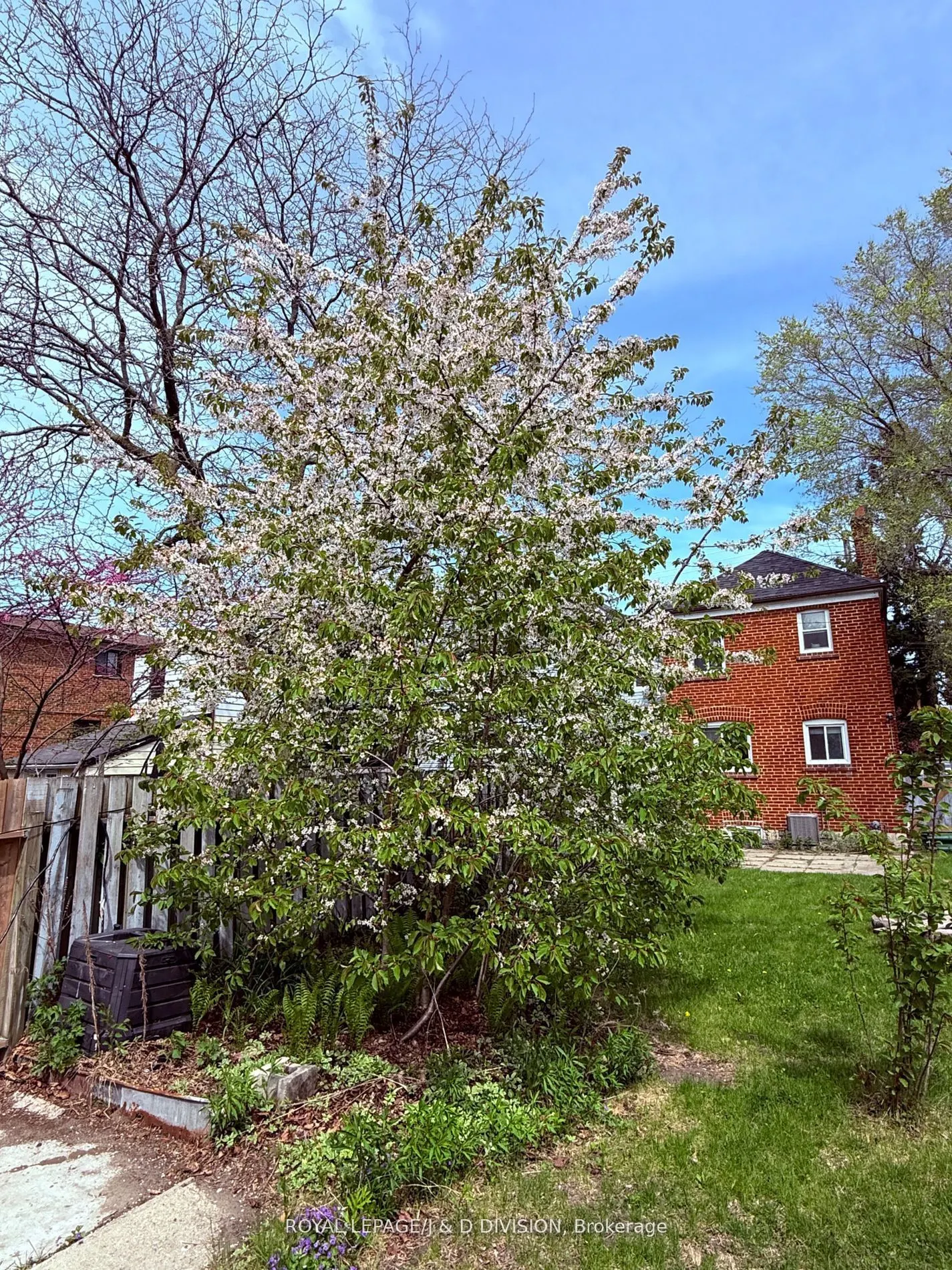 2333 Gerrard Street E