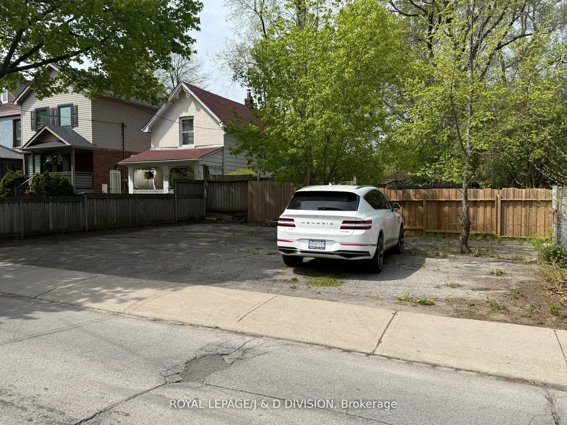 2333 Gerrard Street E