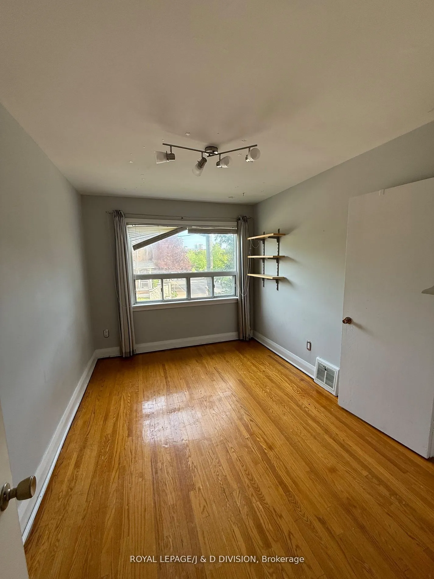 2333 Gerrard Street E