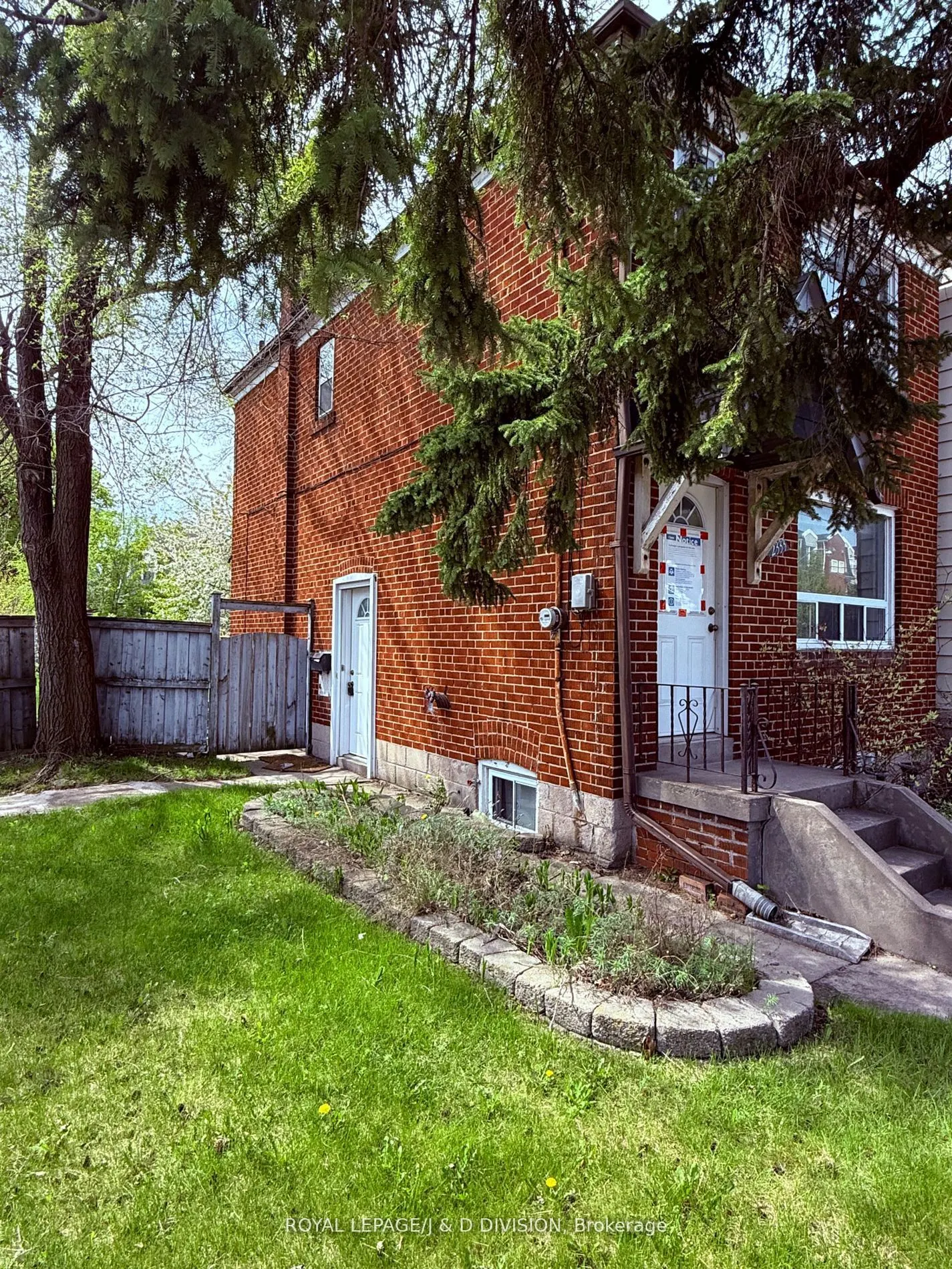 2333 Gerrard Street E