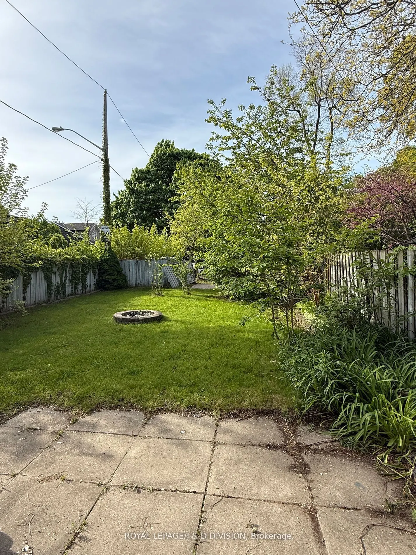 2333 Gerrard Street E