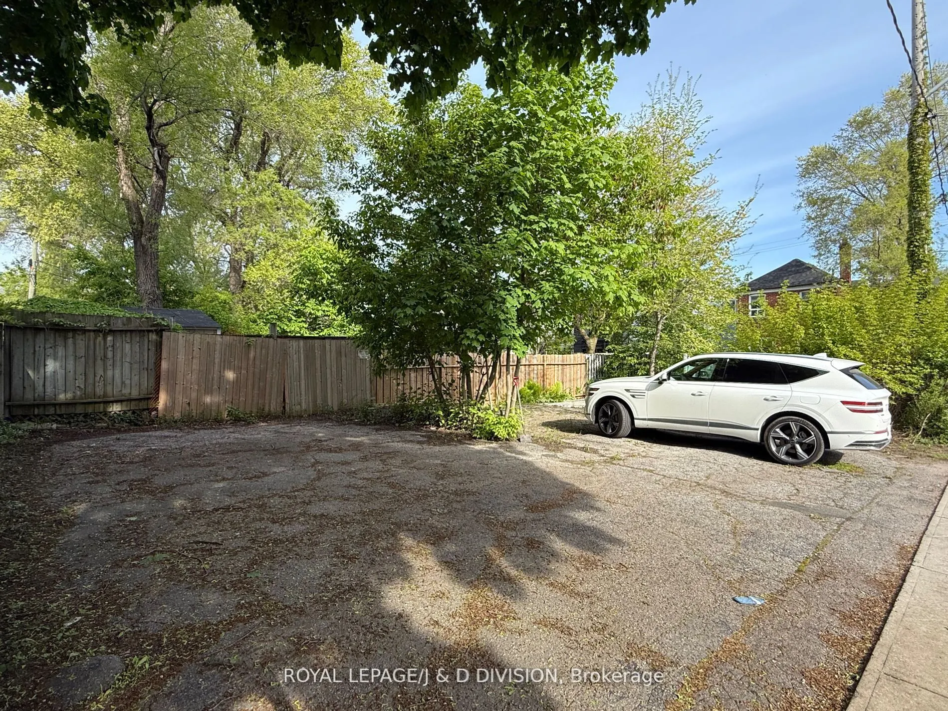 2333 Gerrard Street E