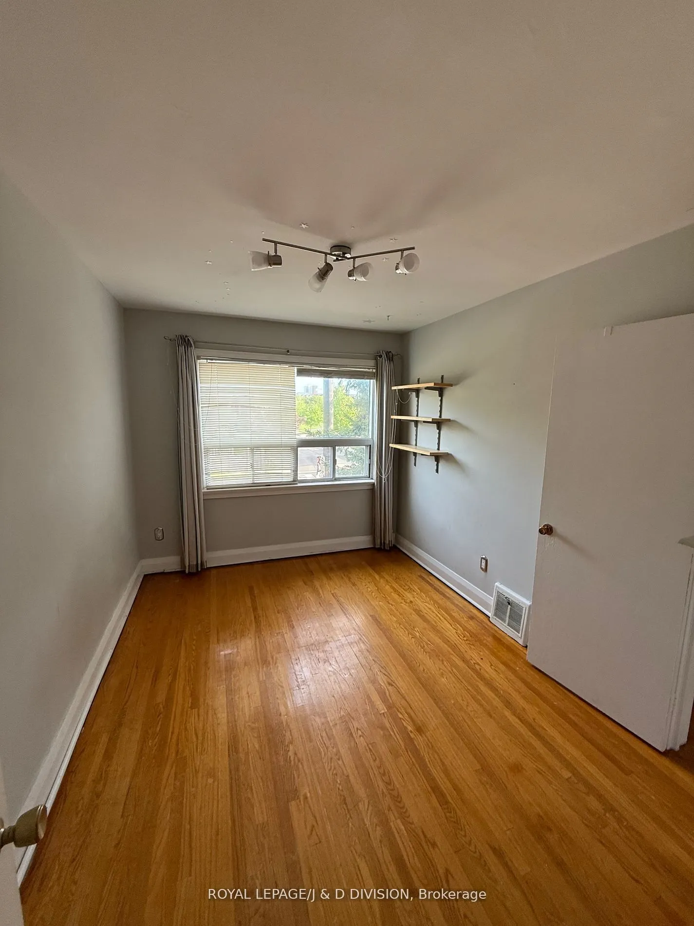 2333 Gerrard Street E