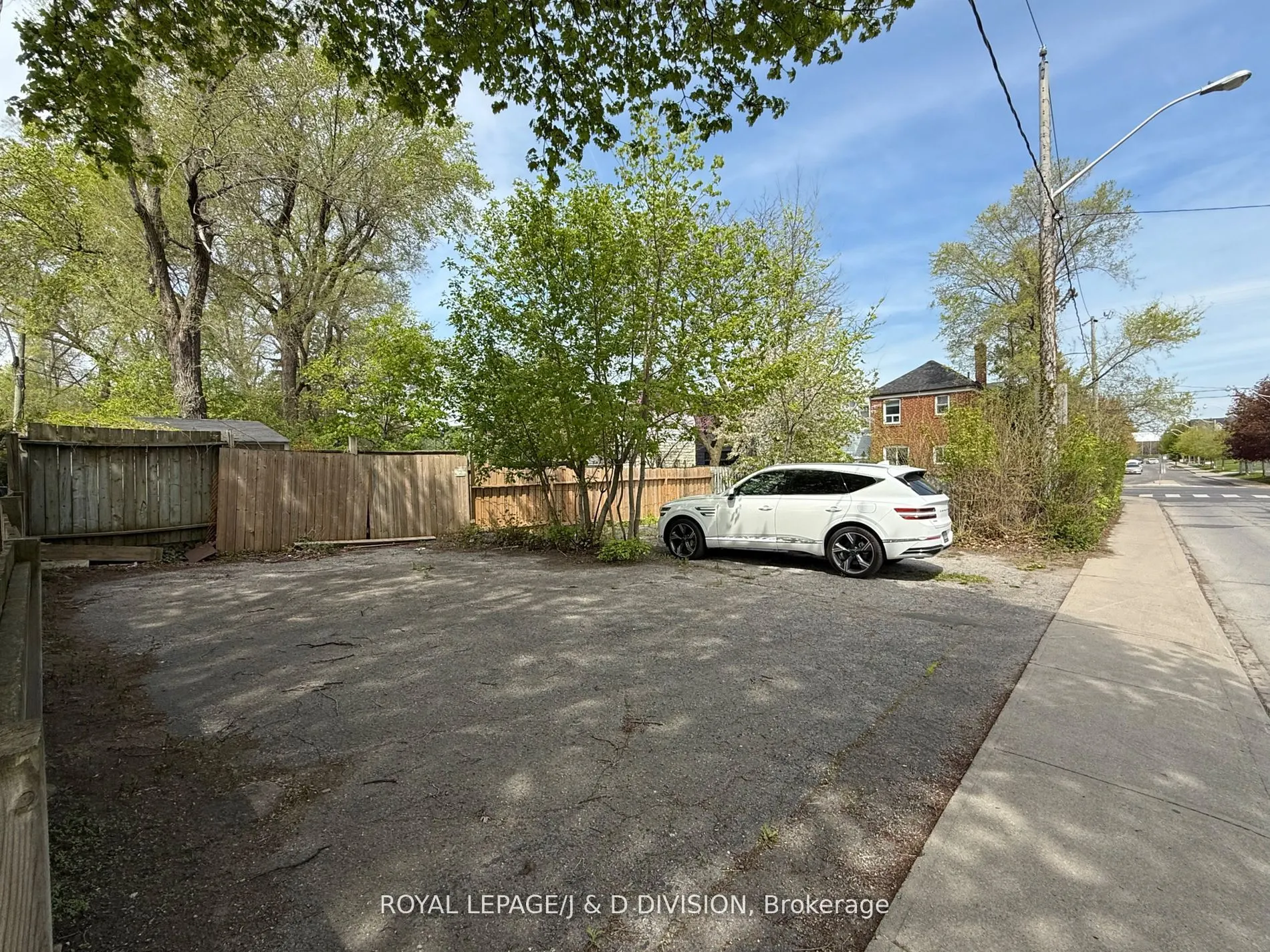 2333 Gerrard Street E