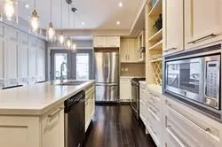 525 Milverton Boulevard