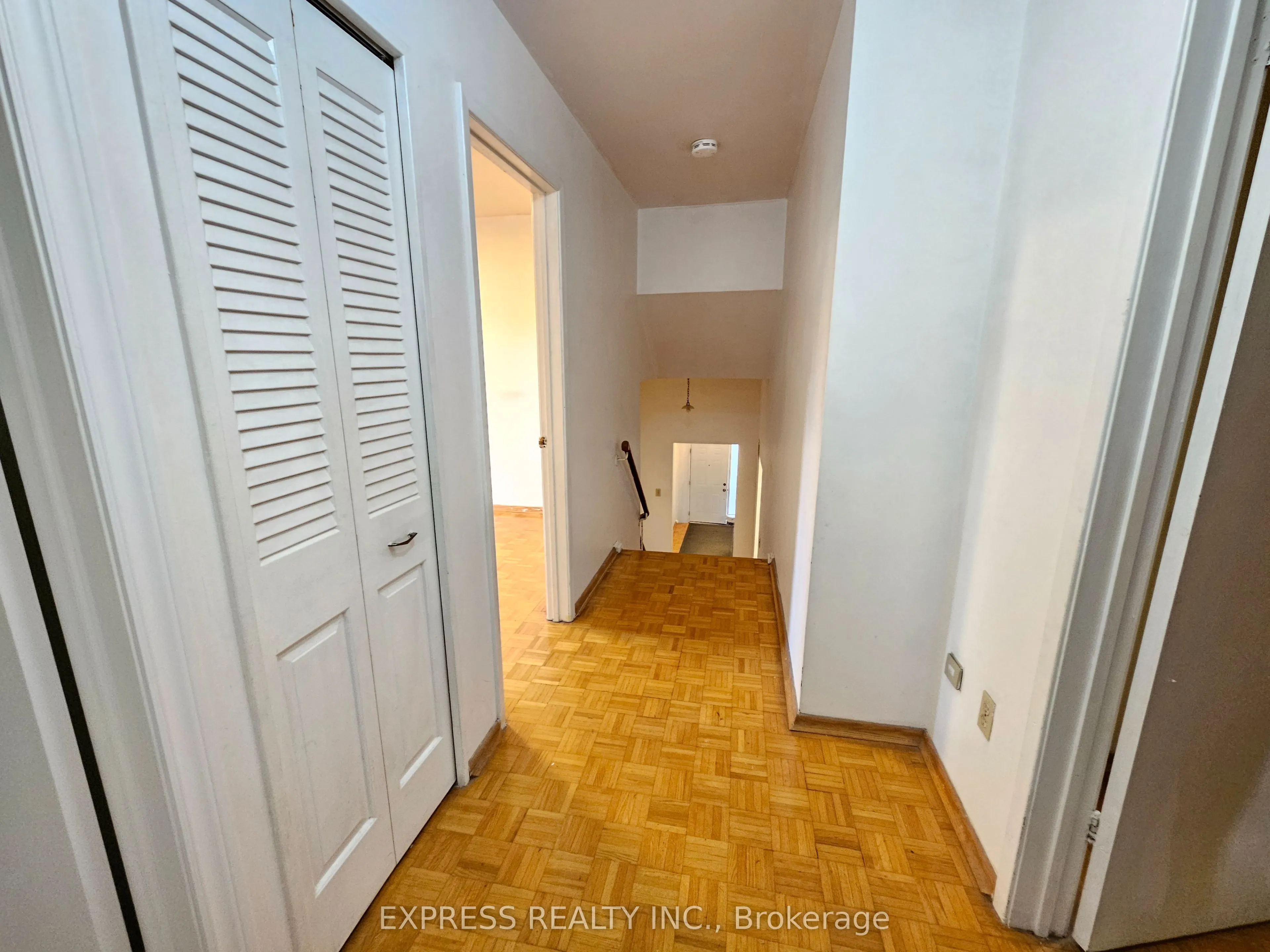 9 Beverly Glen Boulevard, #Main Level