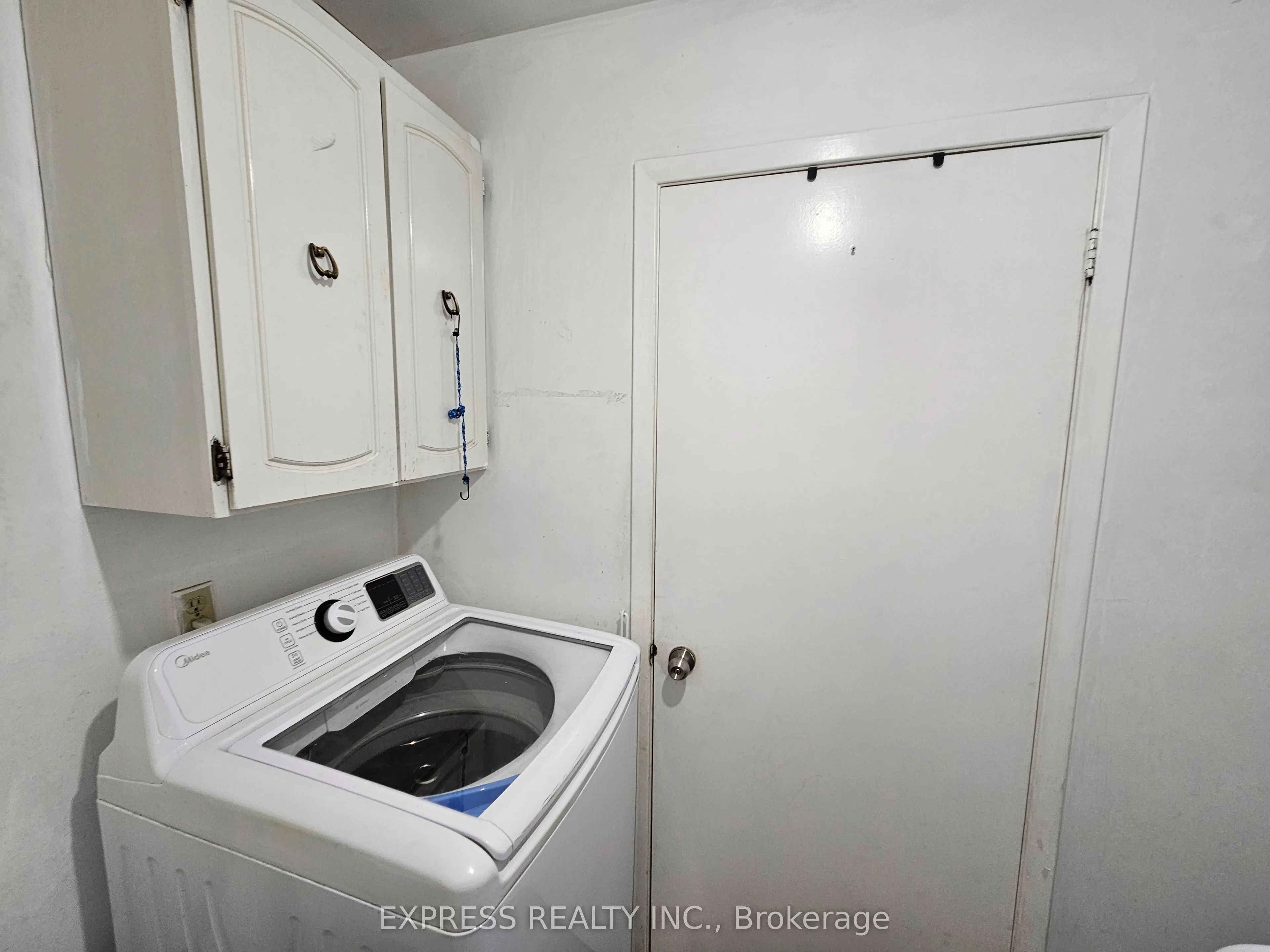 9 Beverly Glen Boulevard, #Main Level