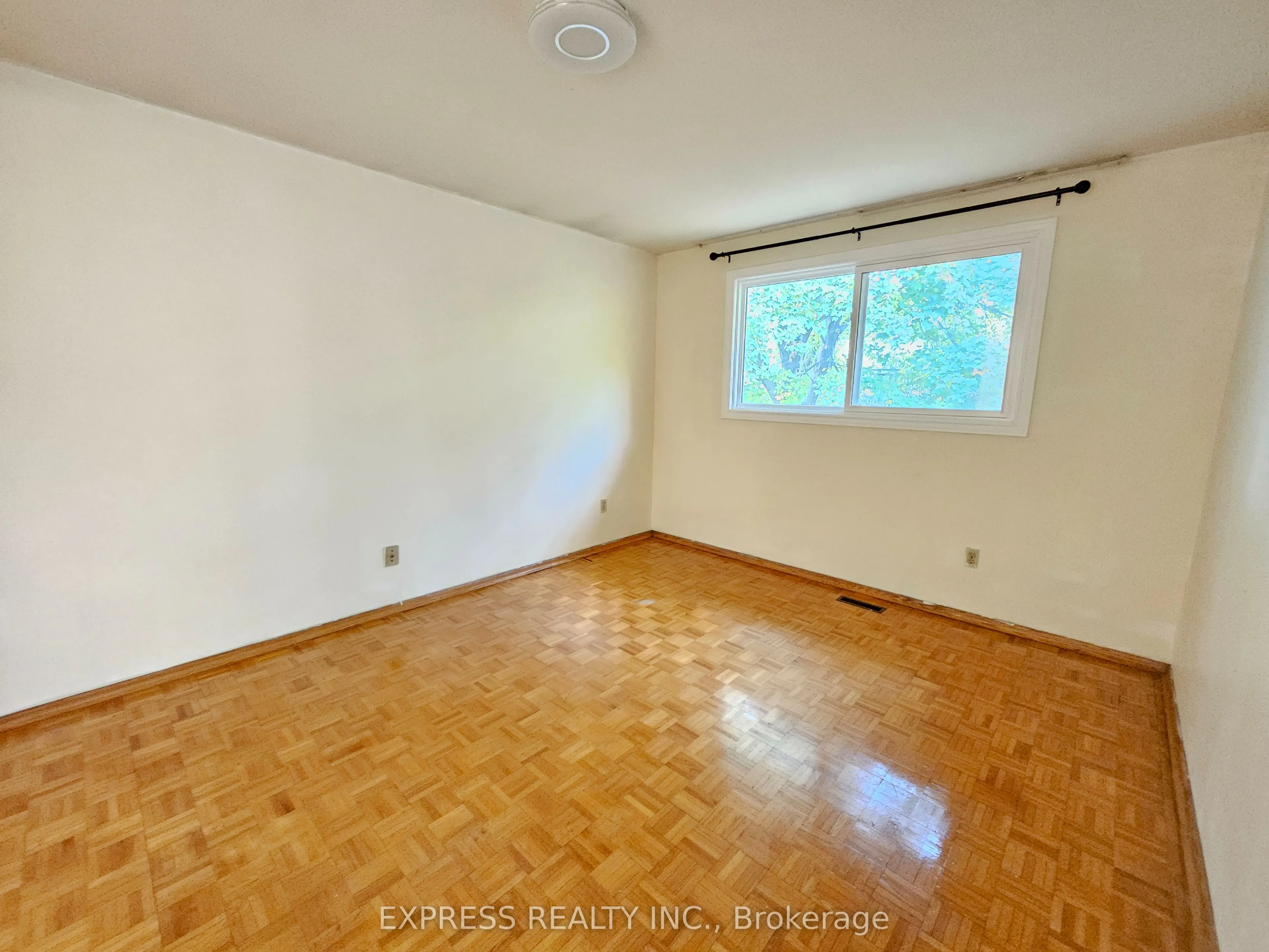 9 Beverly Glen Boulevard, #Main Level