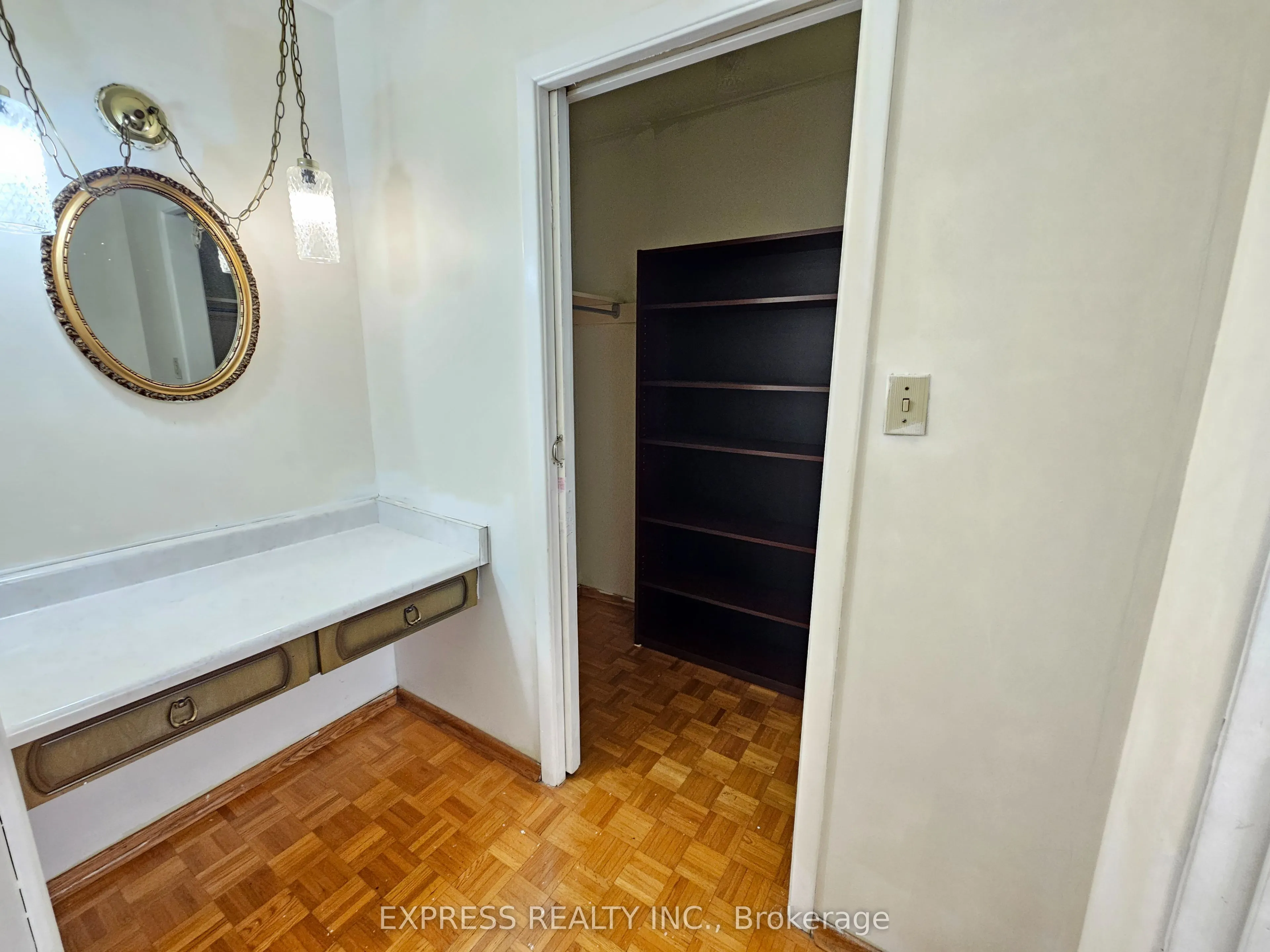 9 Beverly Glen Boulevard, #Main Level