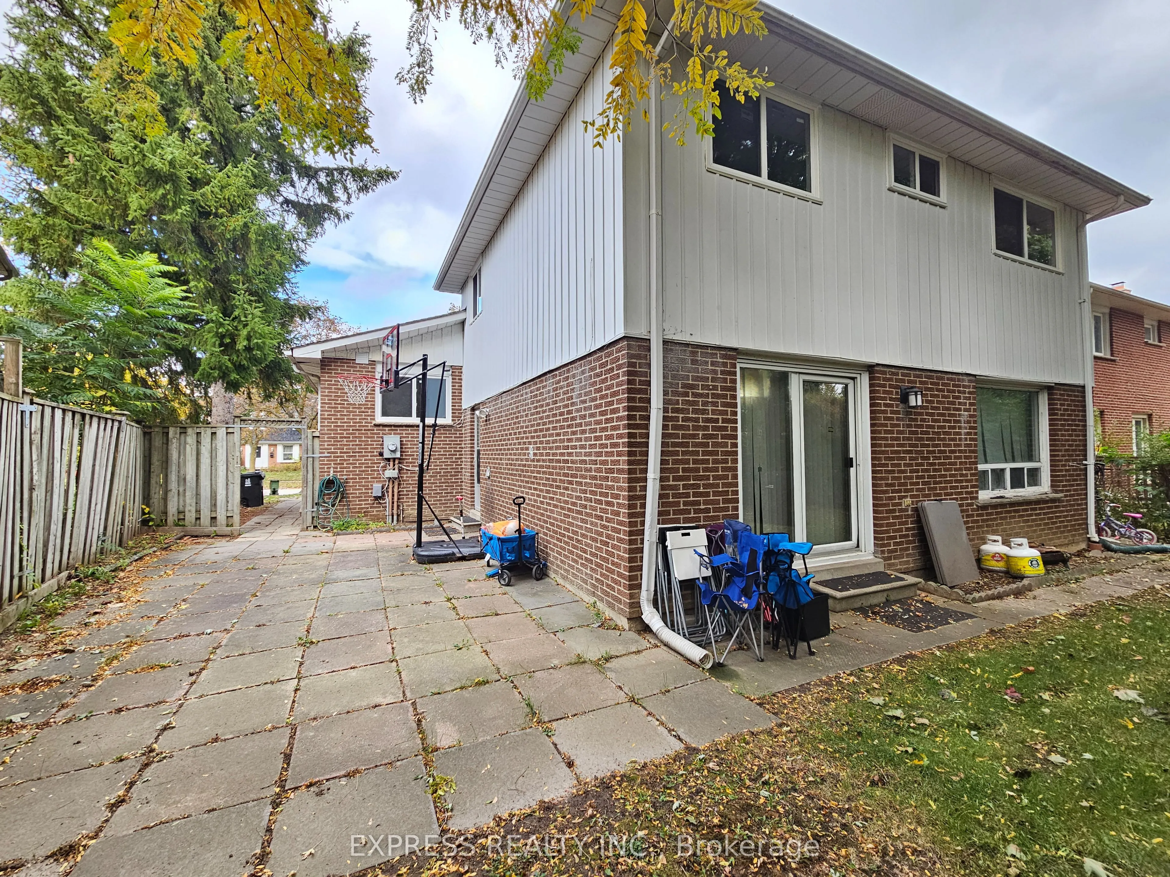 9 Beverly Glen Boulevard, #Main Level