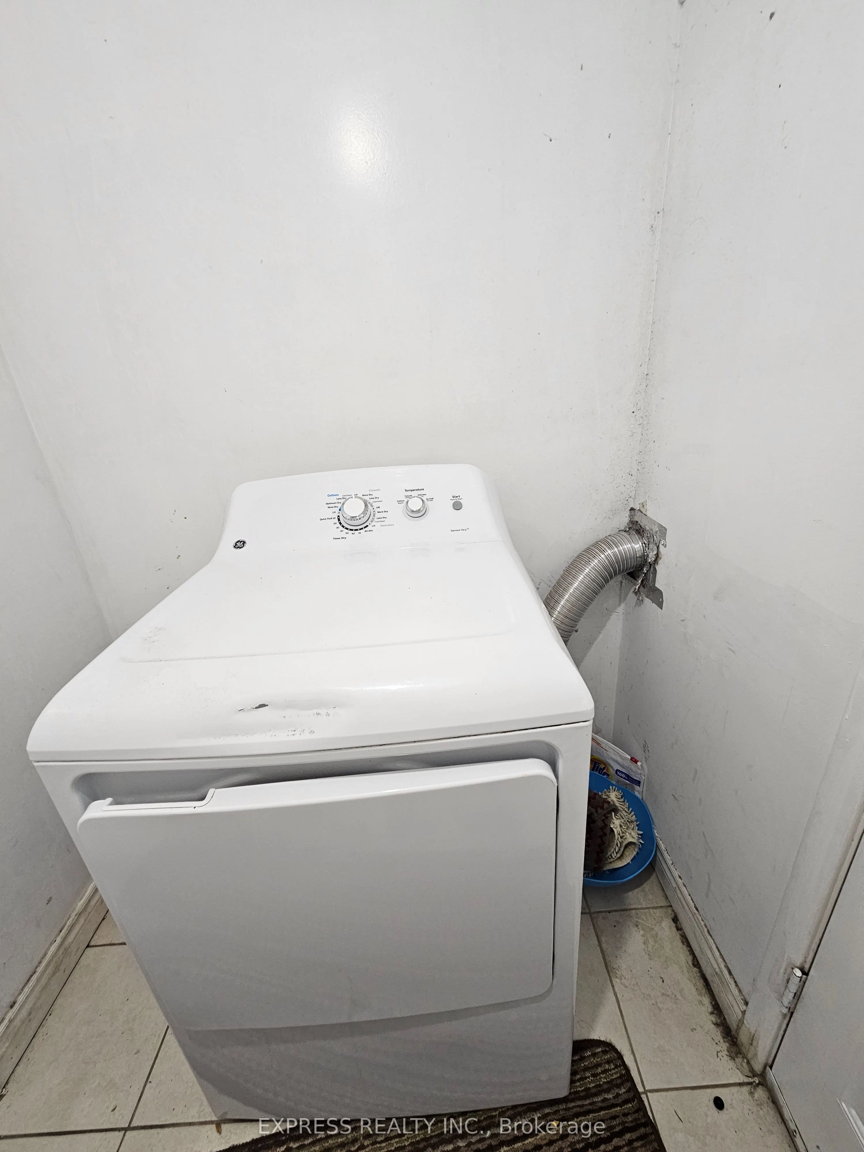 9 Beverly Glen Boulevard, #Main Level