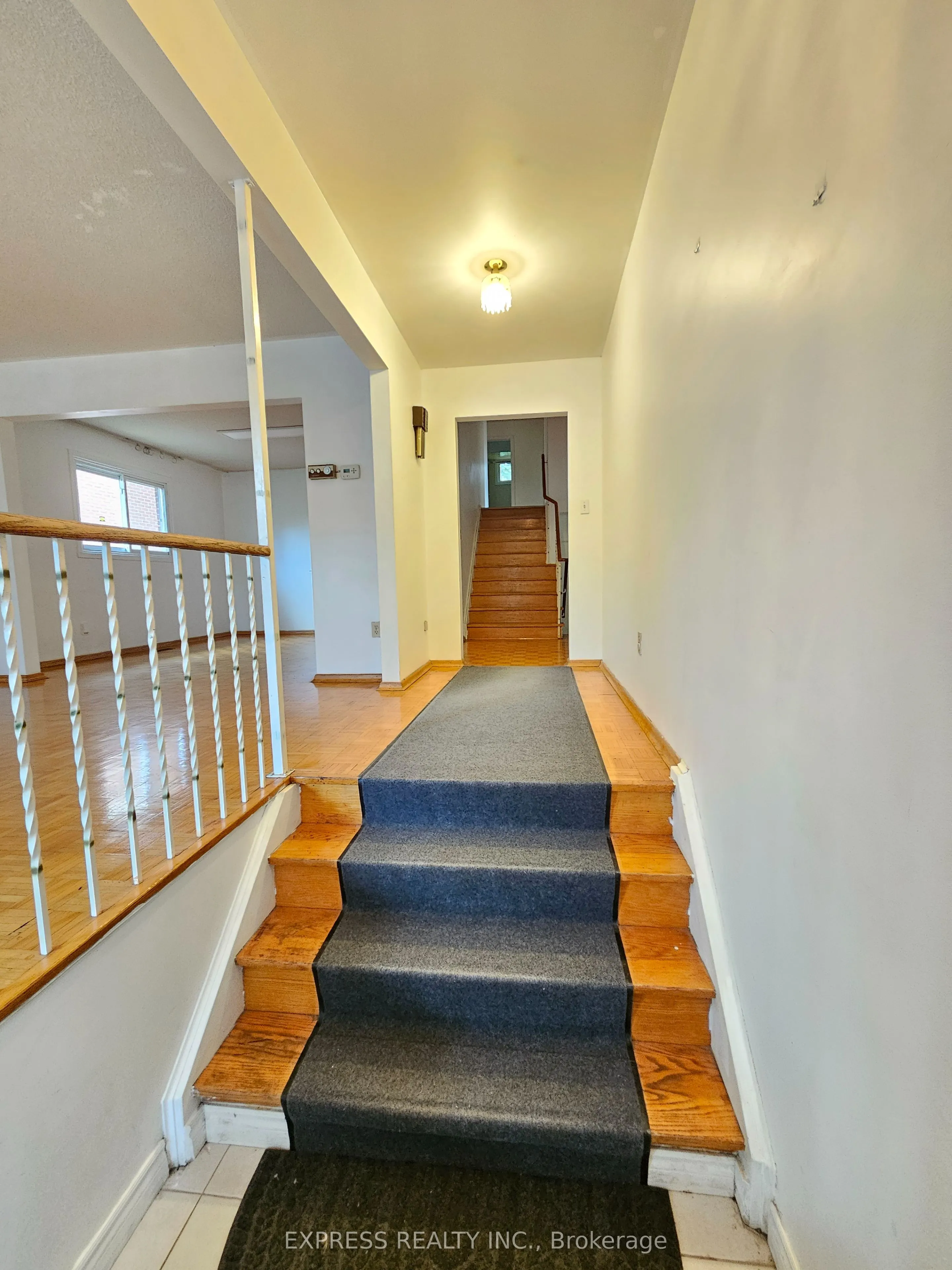 9 Beverly Glen Boulevard, #Main Level