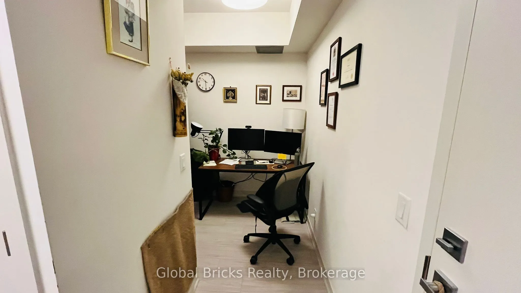 90 Glen Everest Road, #304