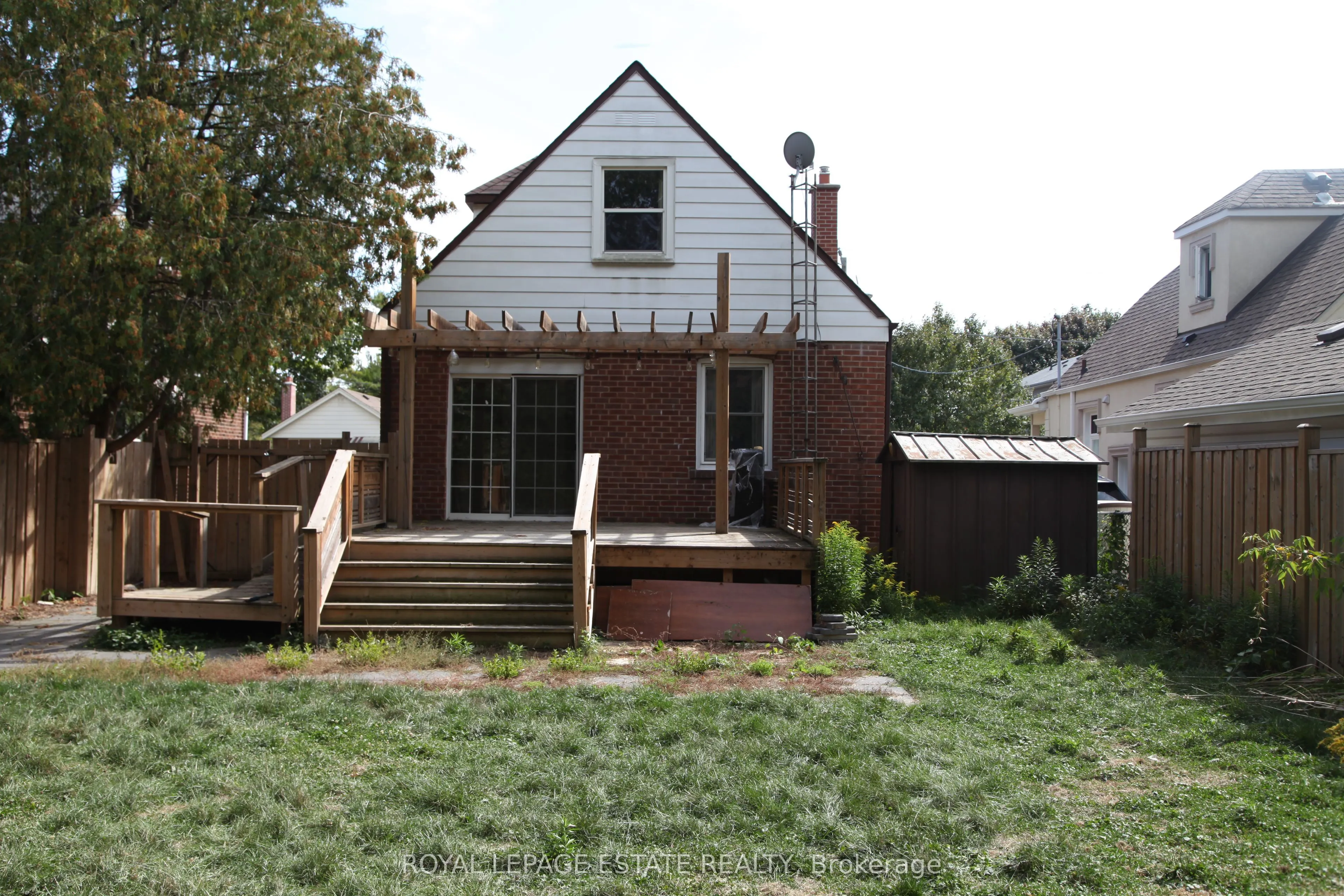 16 Clairlea Crescent