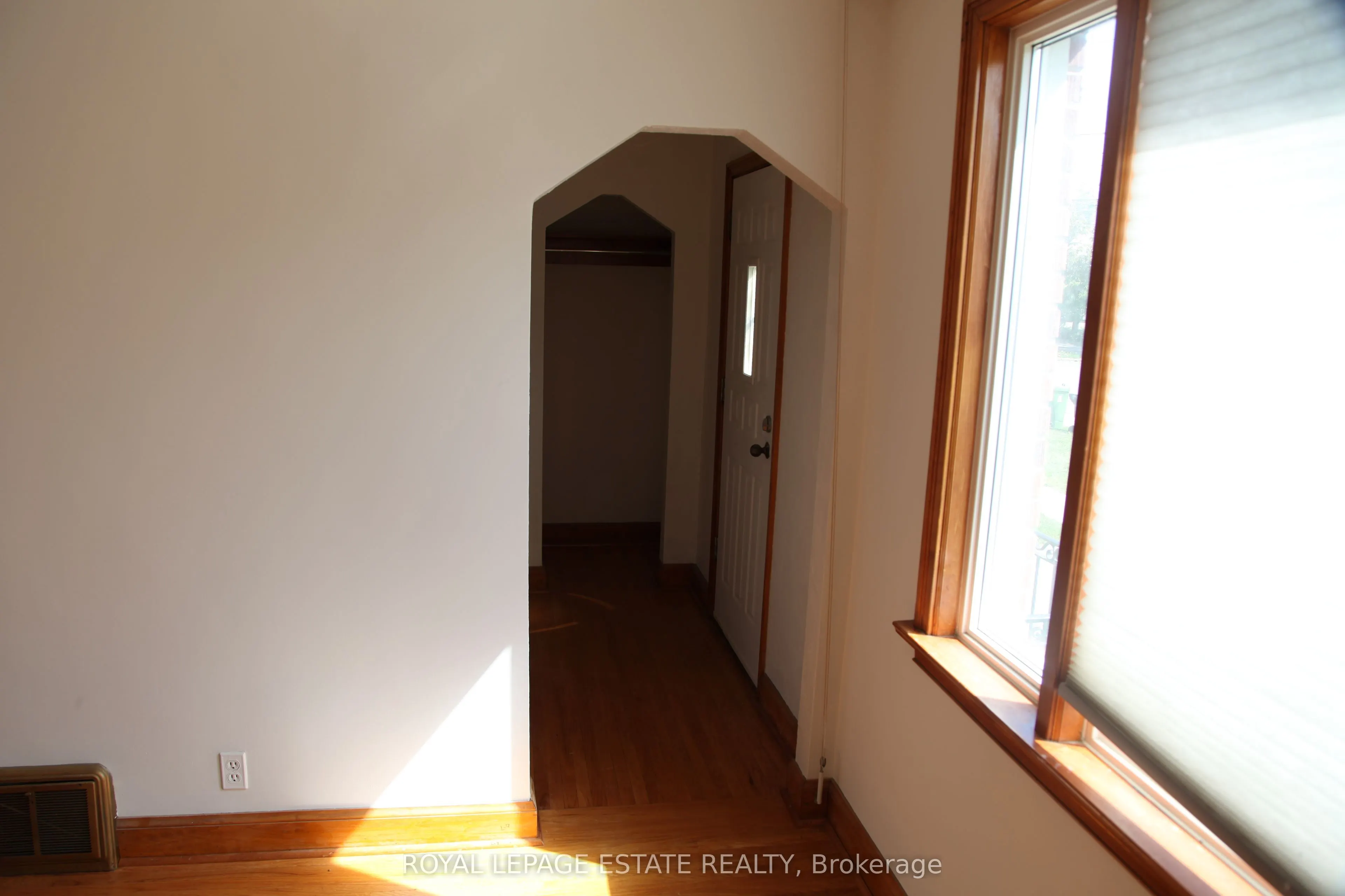 16 Clairlea Crescent