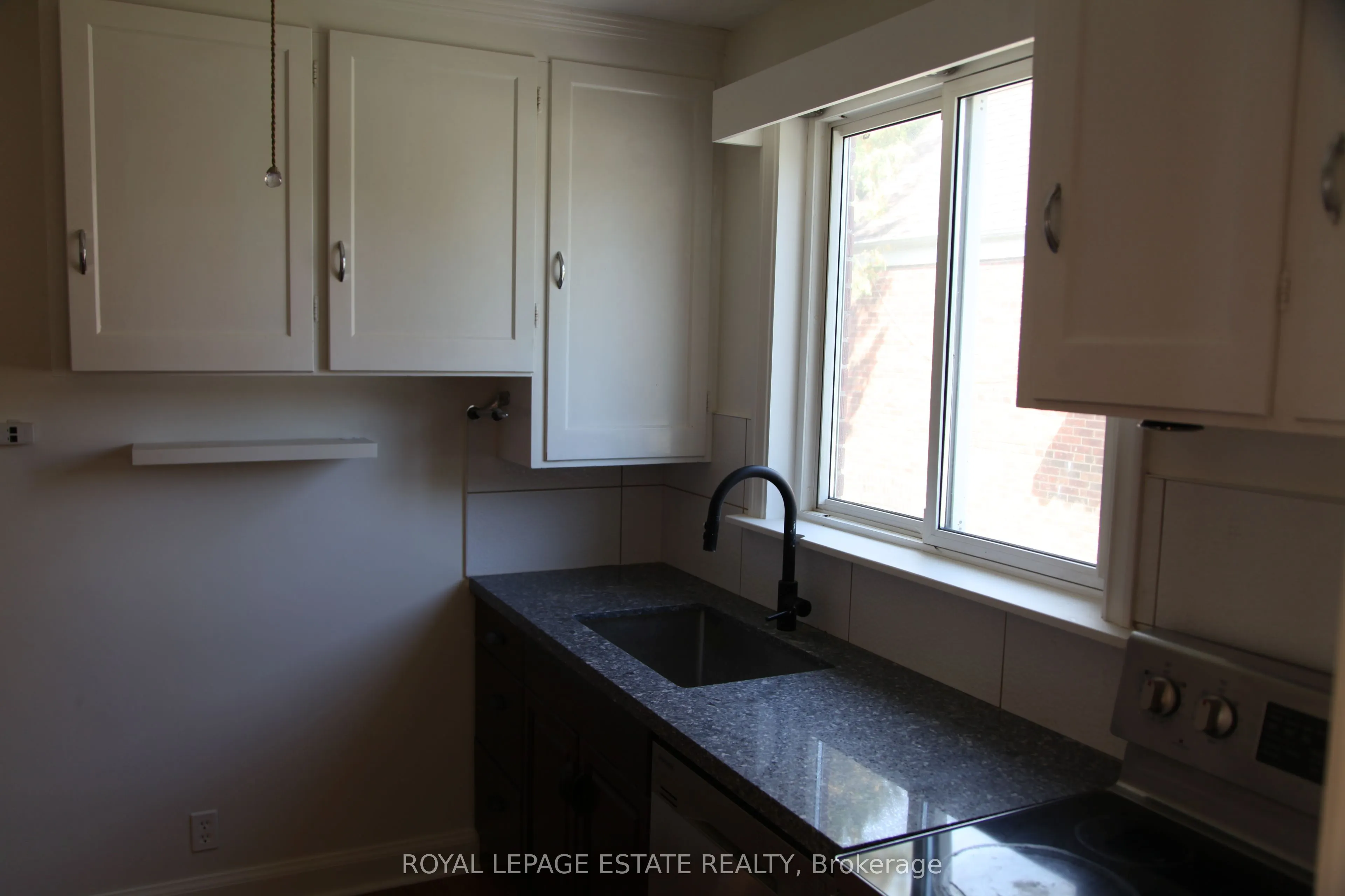 16 Clairlea Crescent