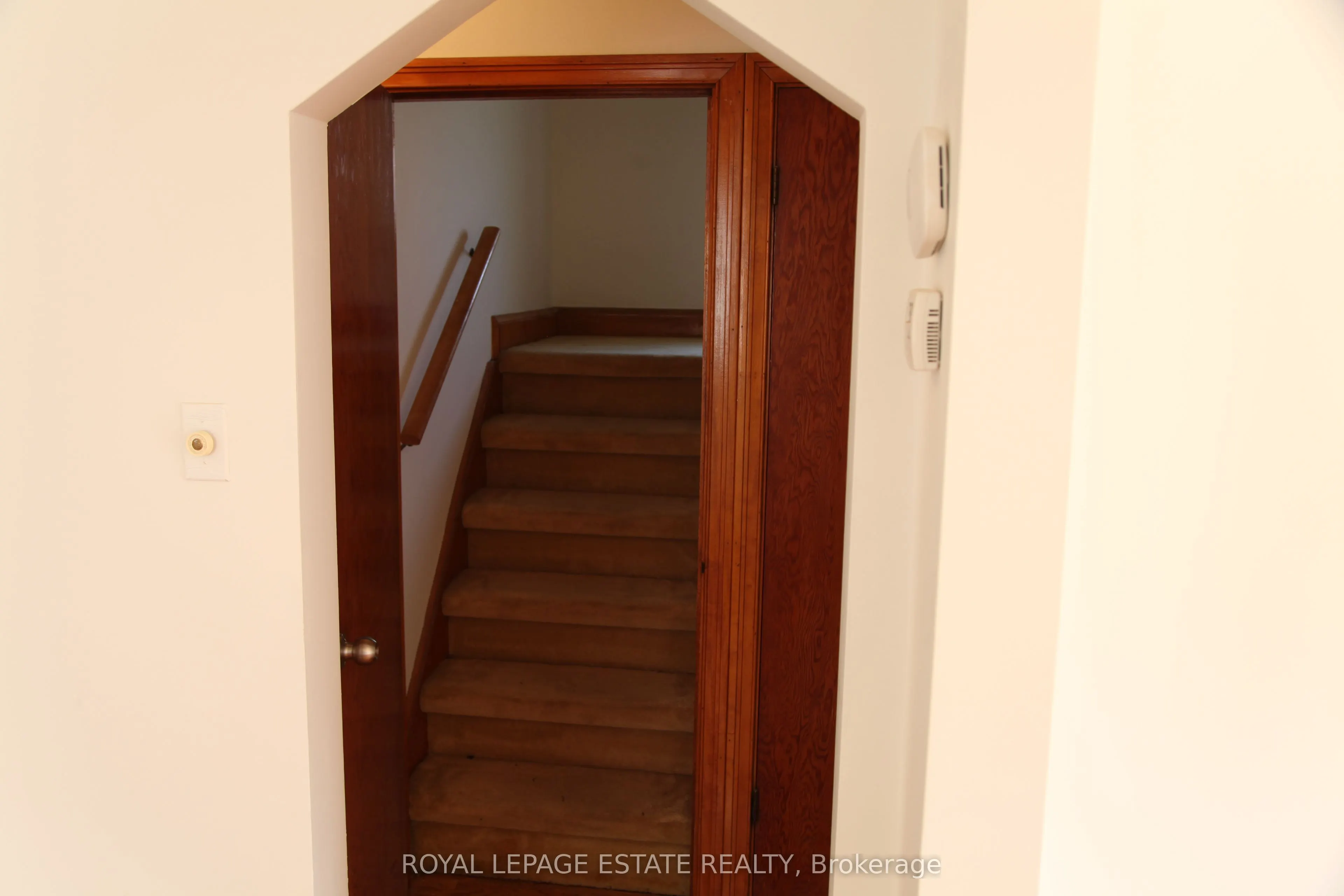 16 Clairlea Crescent