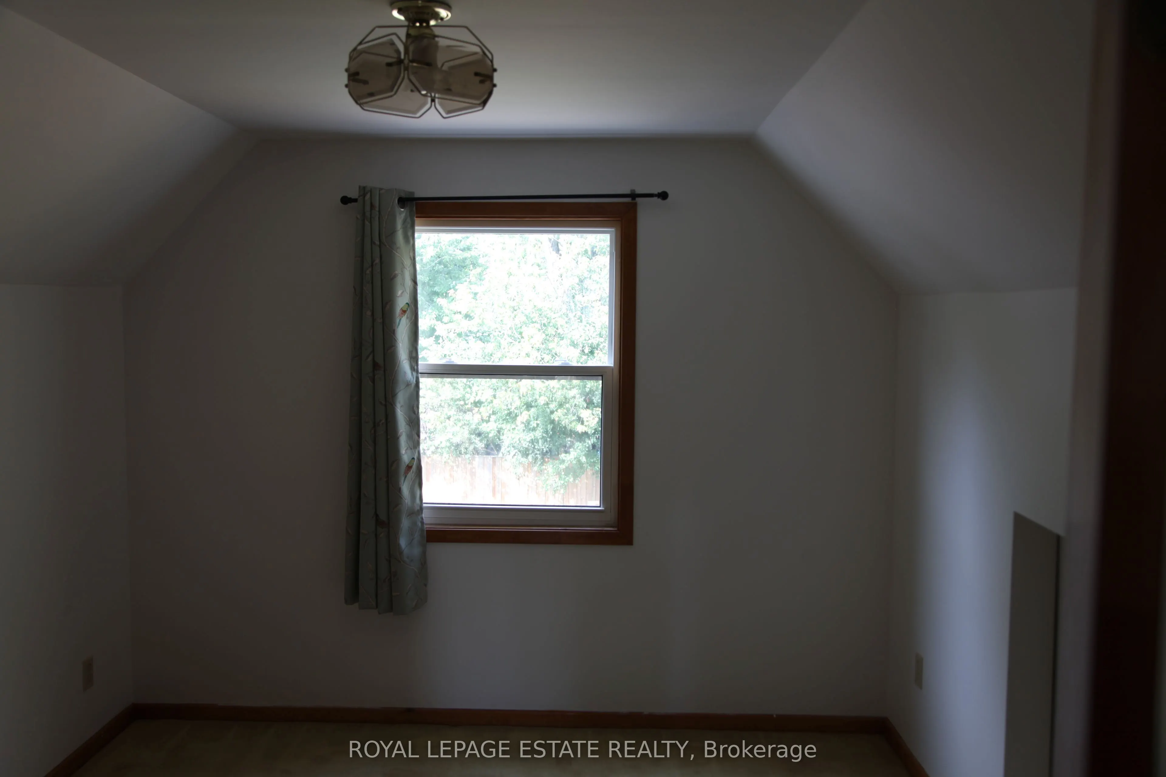 16 Clairlea Crescent