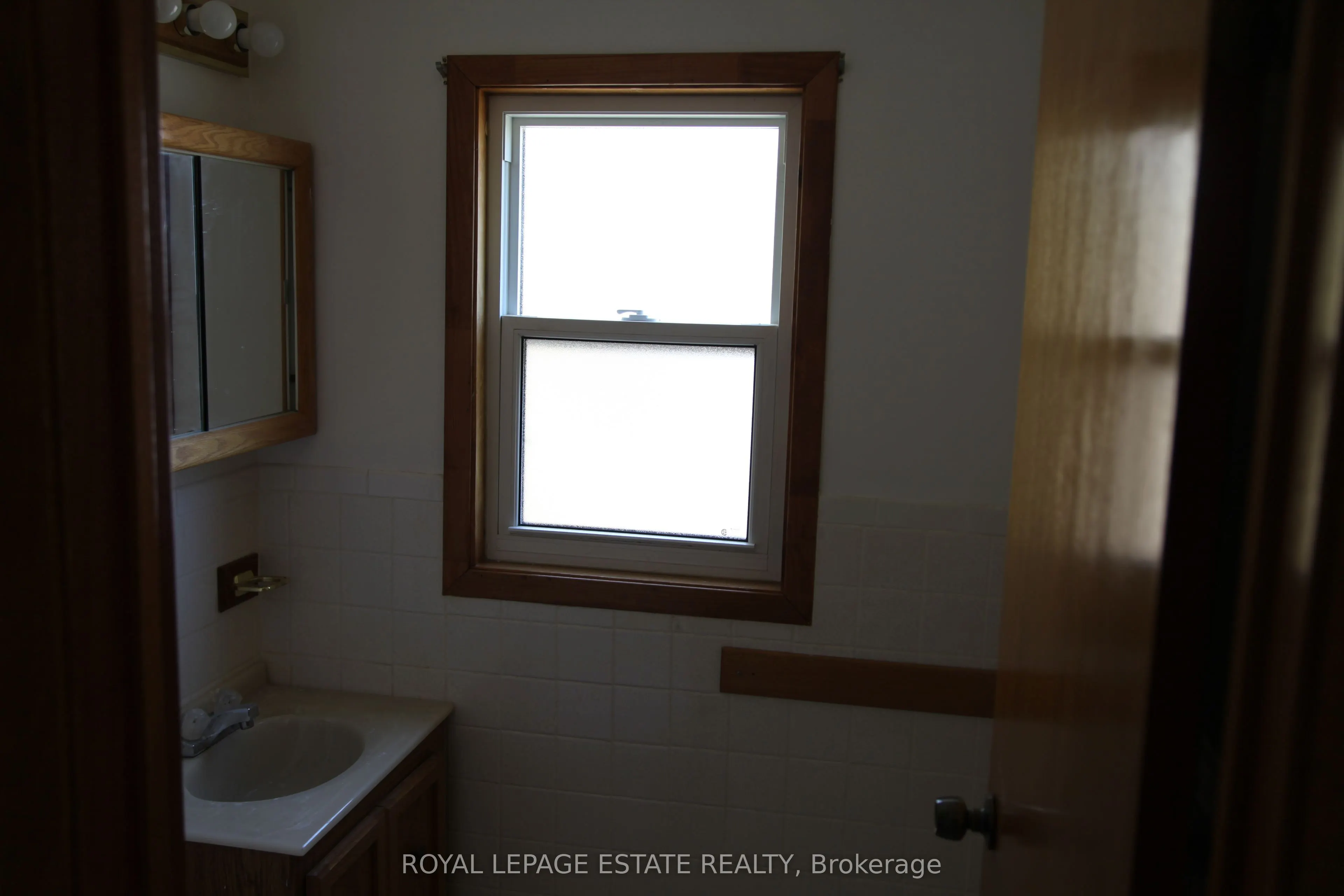 16 Clairlea Crescent