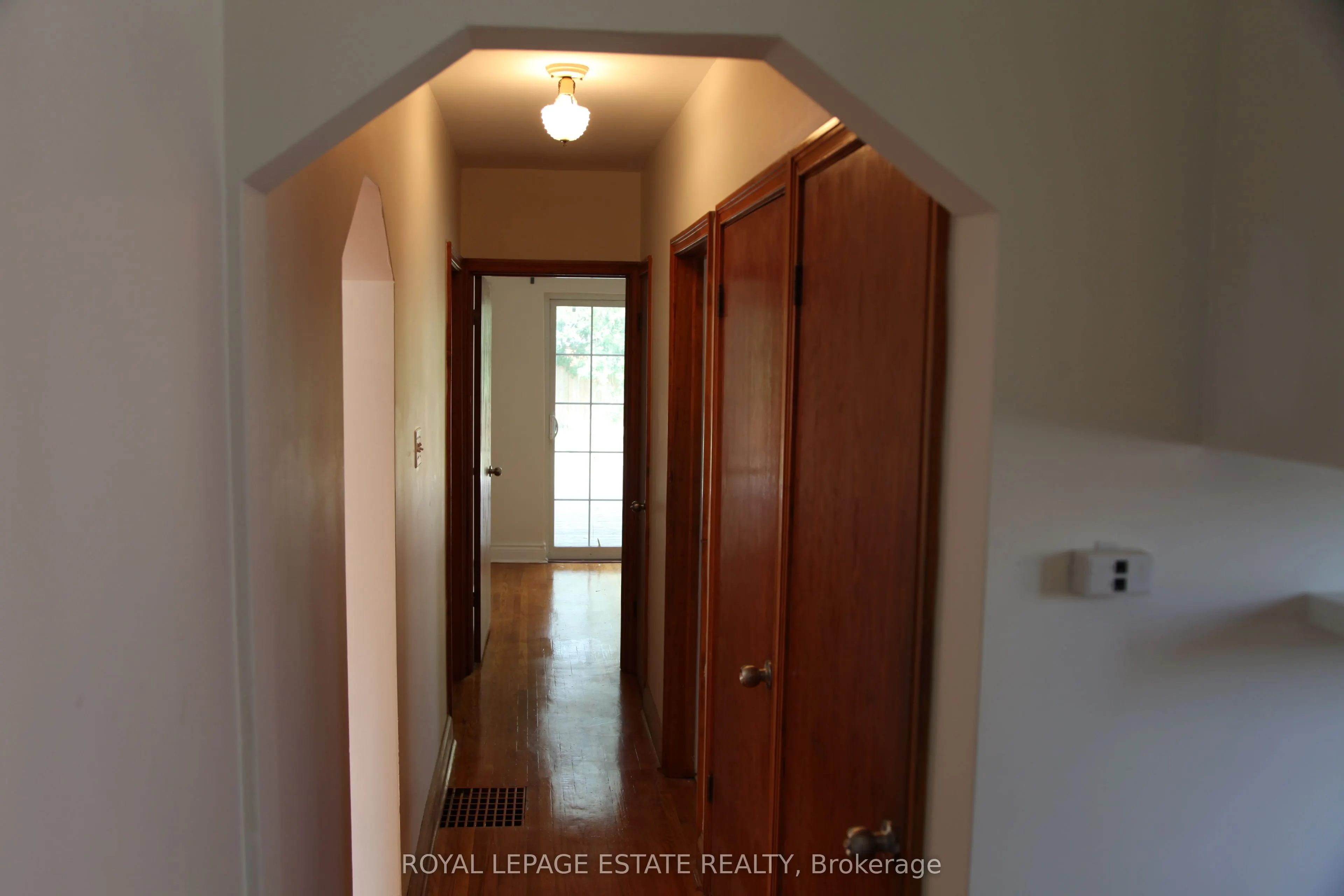 16 Clairlea Crescent