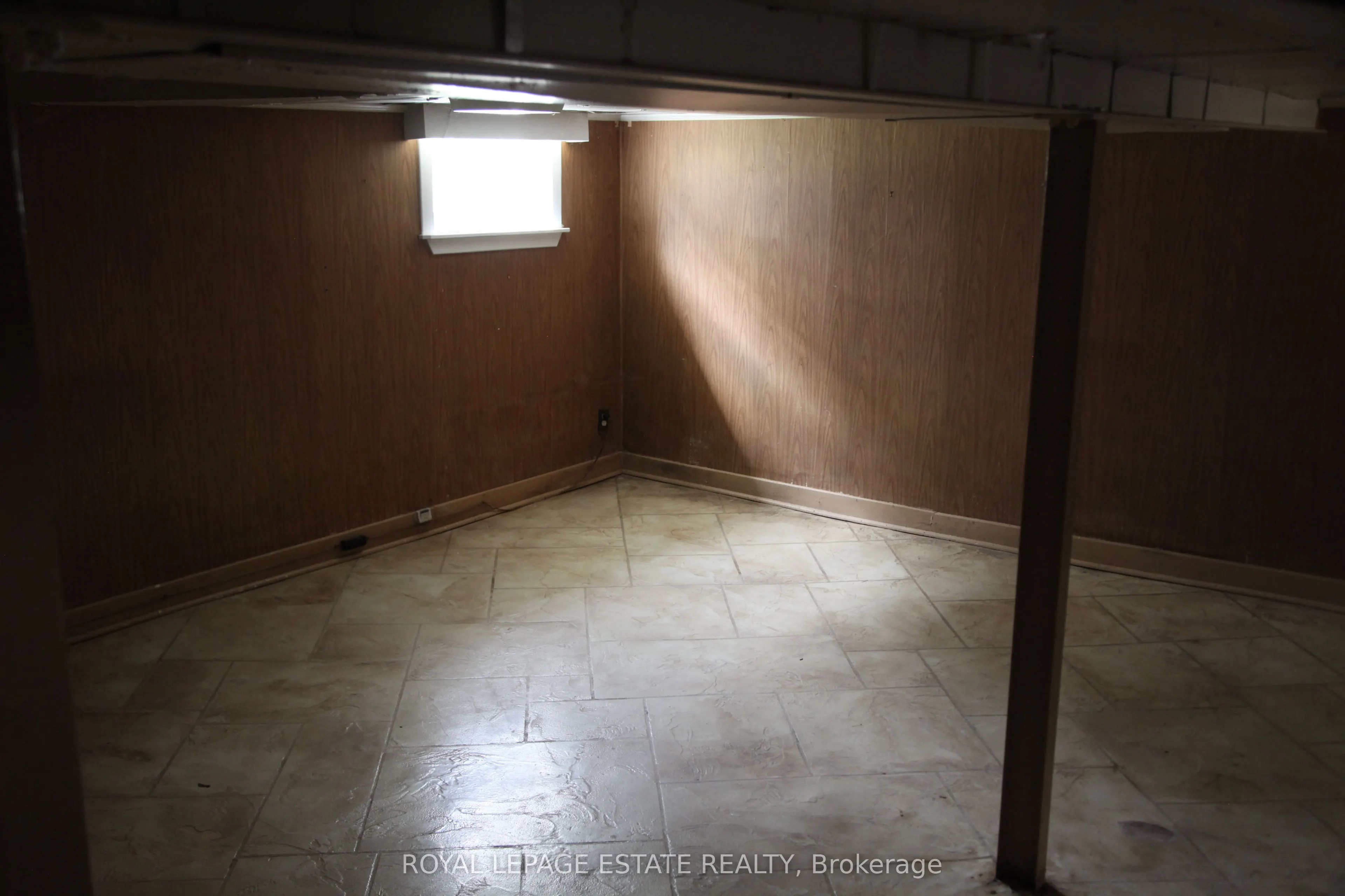 16 Clairlea Crescent